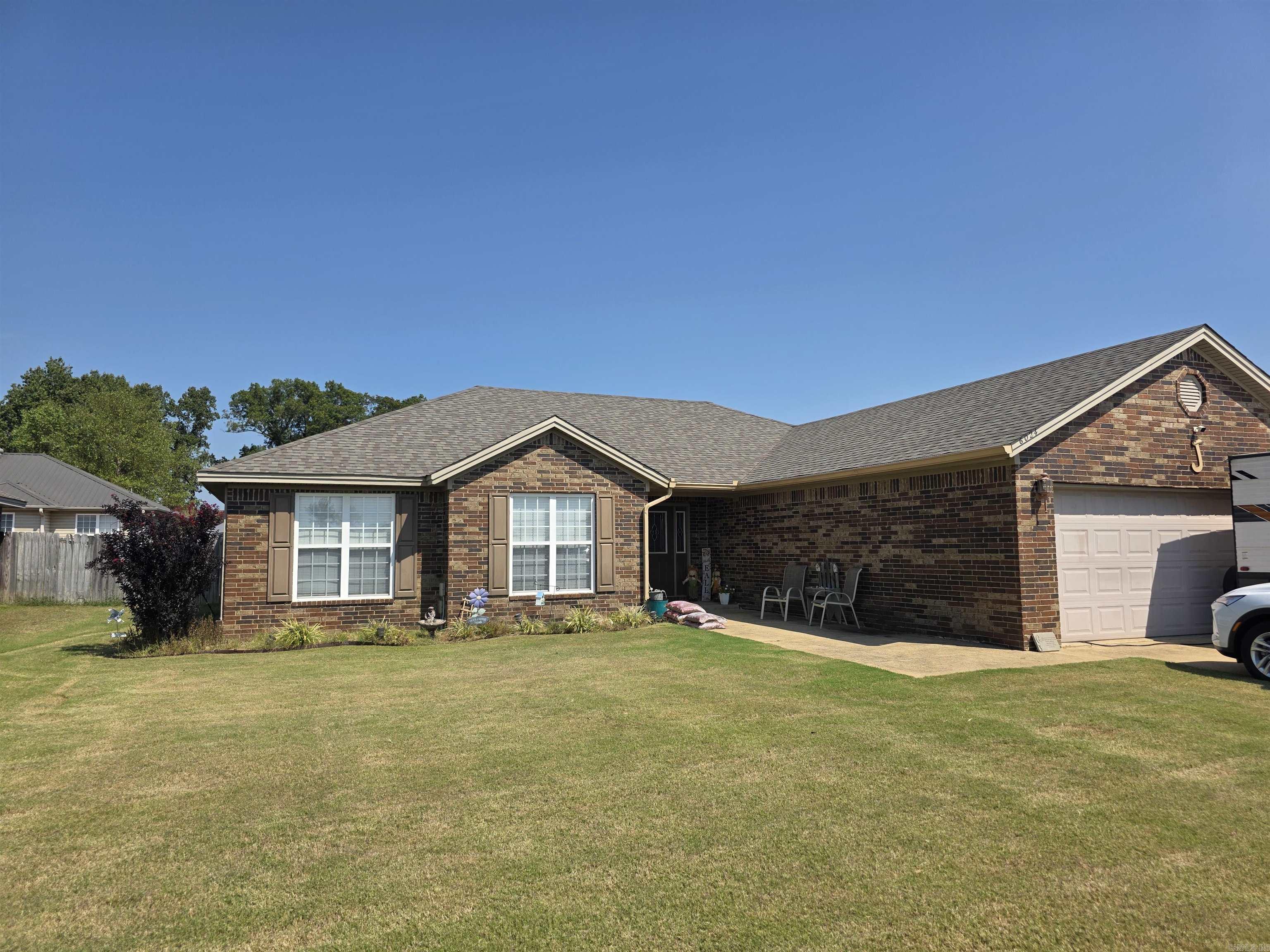 6024 Whitecliff Property Photo 2