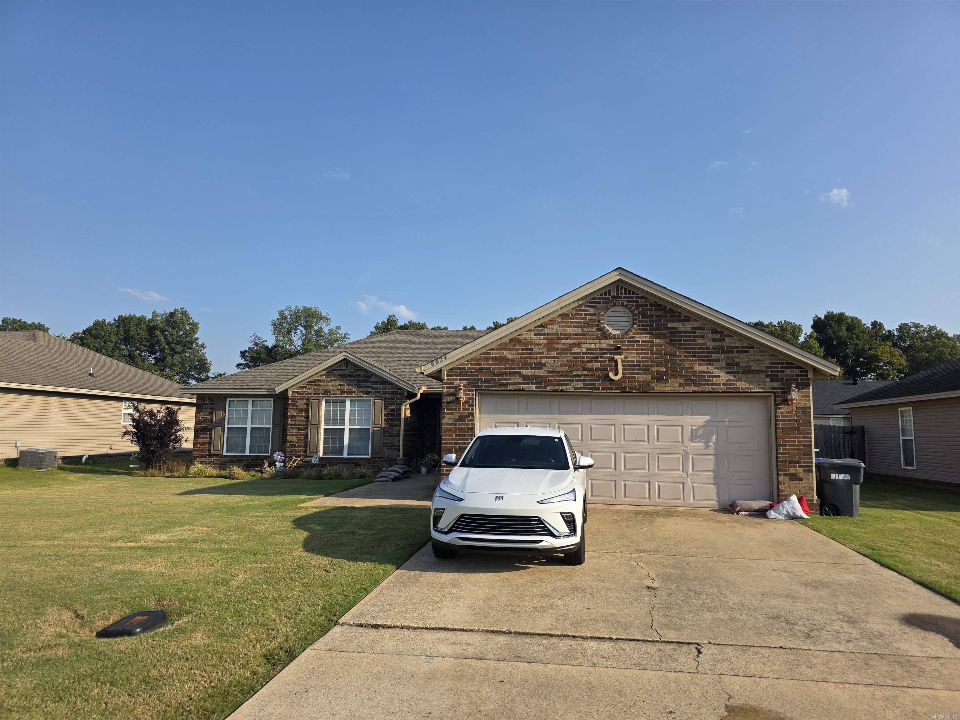 6024 Whitecliff Property Photo 4