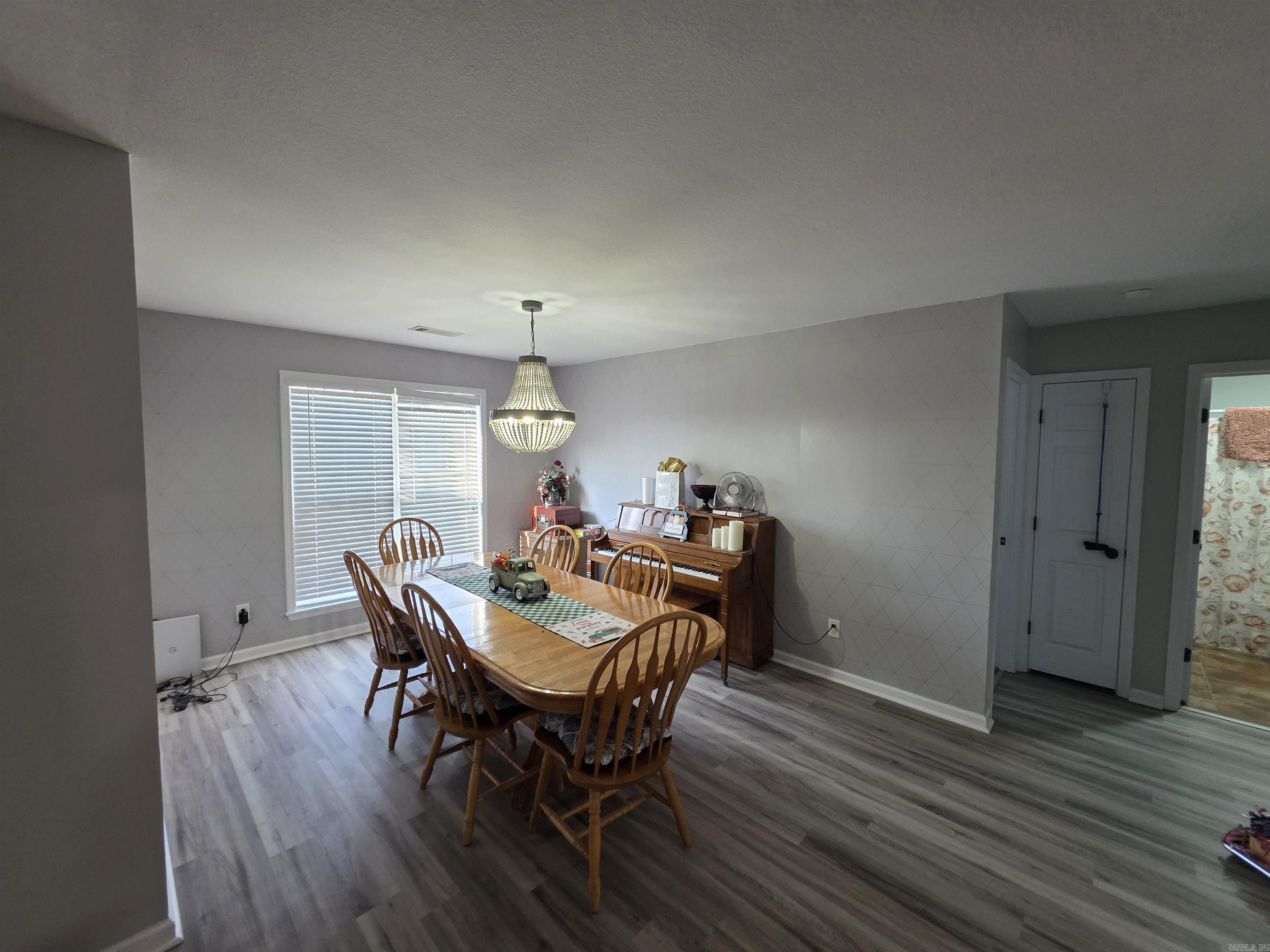 6024 Whitecliff Property Photo 7