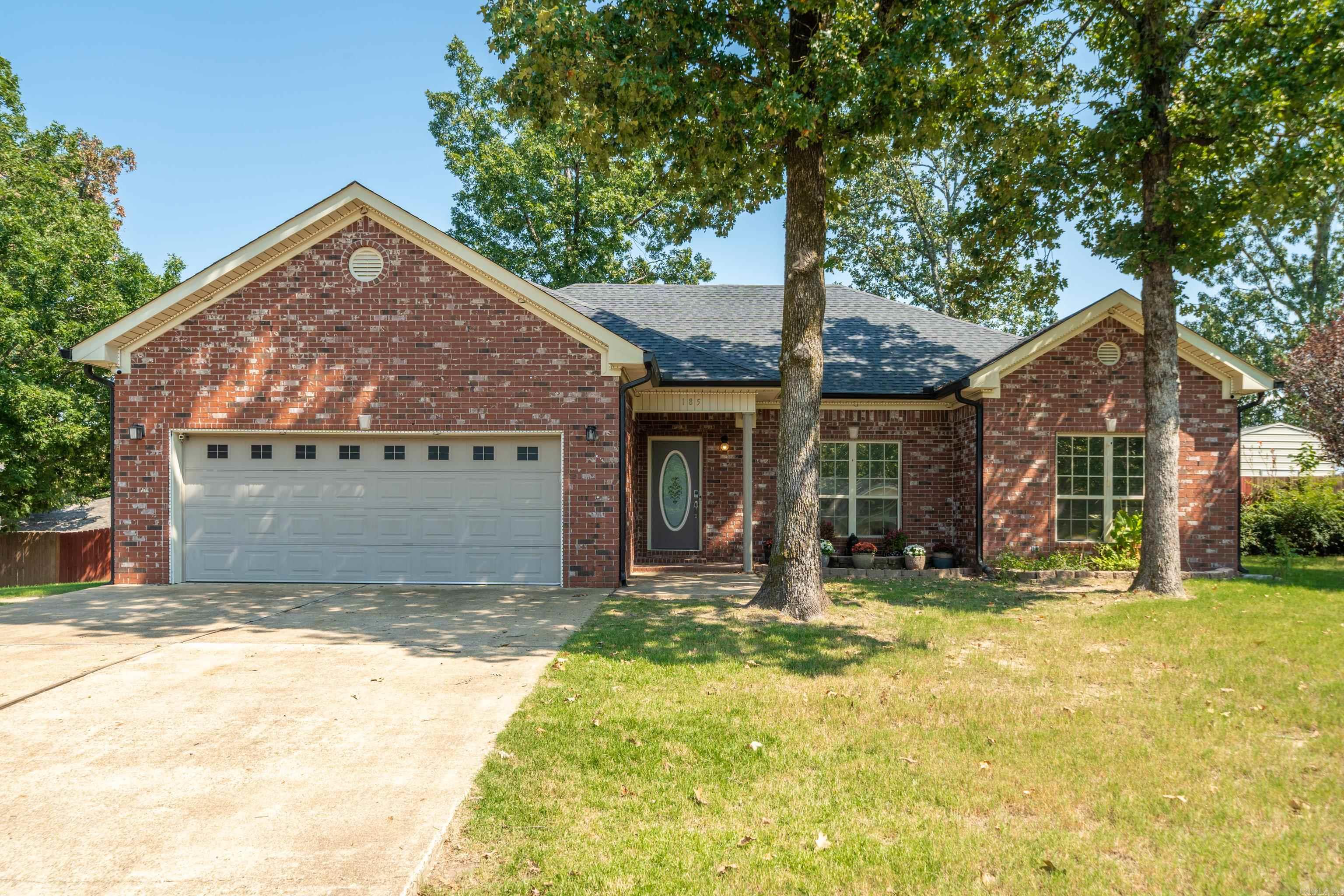 185 Bledsoe Circle Property Photo 1