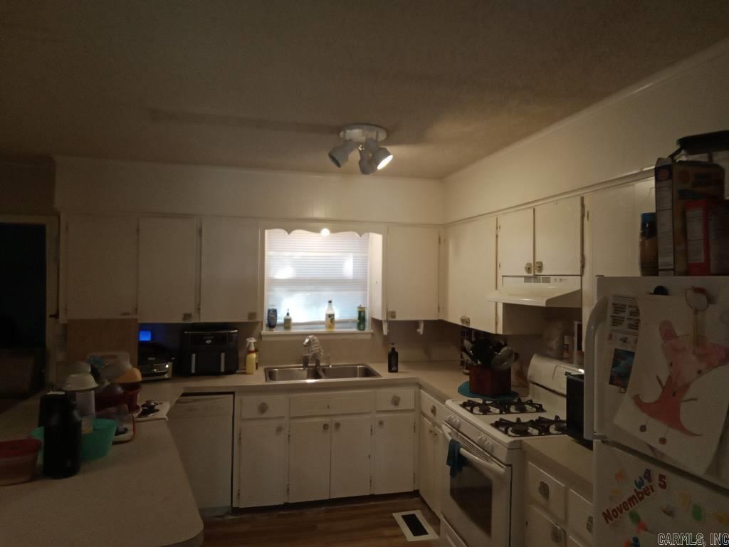 8218 Park Ave Property Photo 4