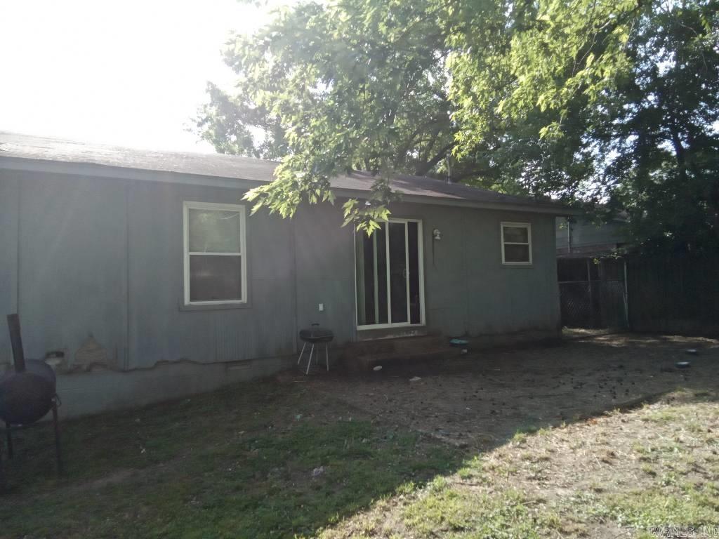 609 Newcastle Dr Property Photo 2
