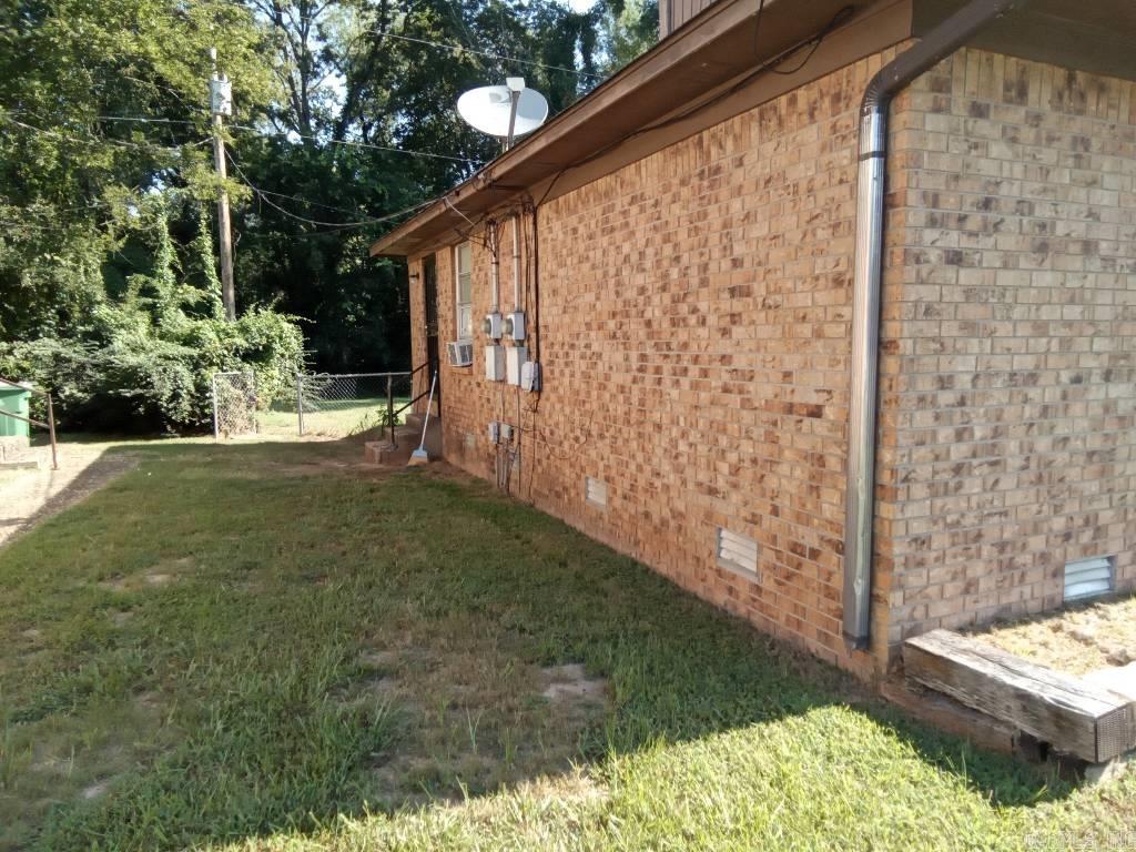 1423-1425 Stafford Rd Property Photo 4
