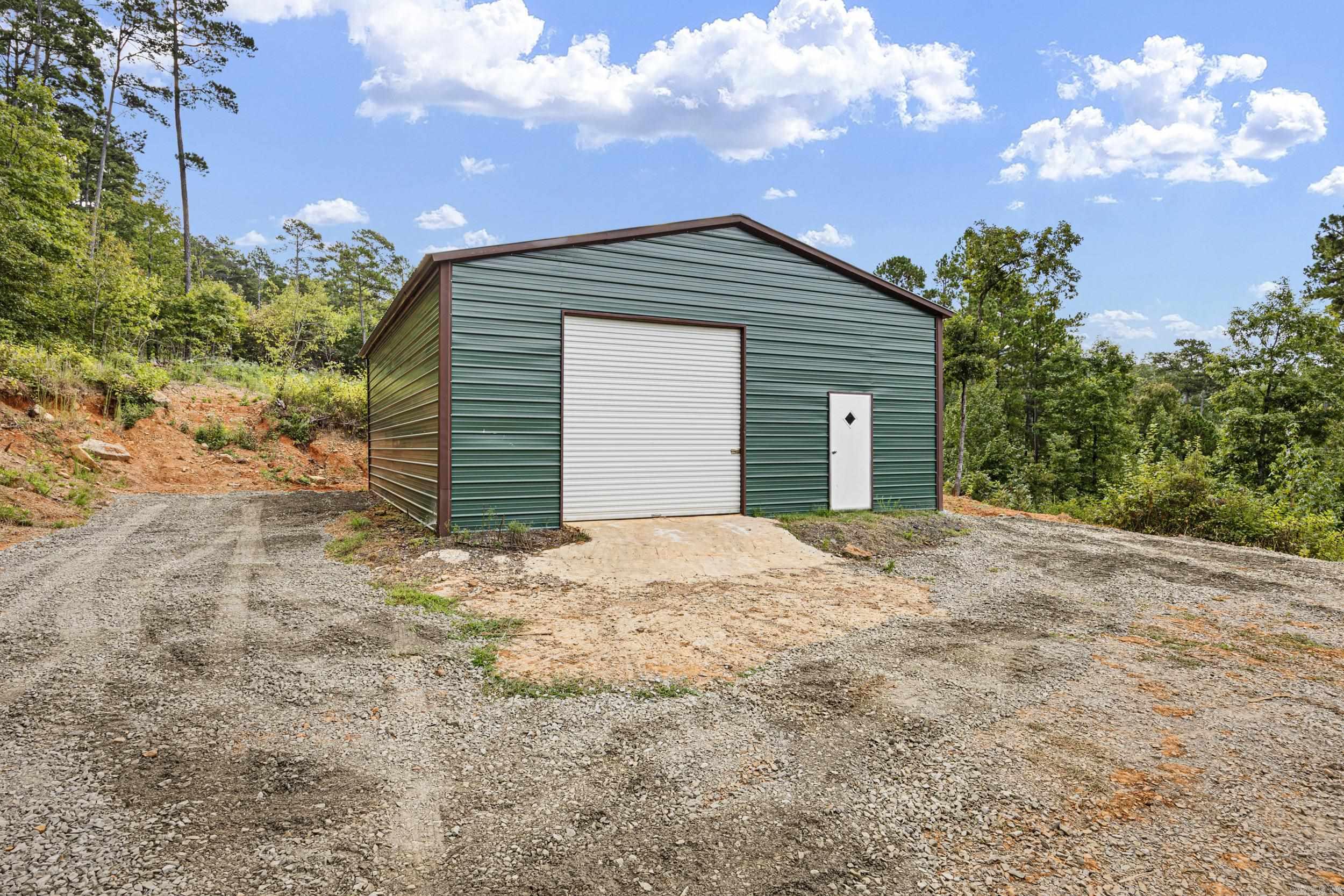 18497 Highway 123 Property Photo 3