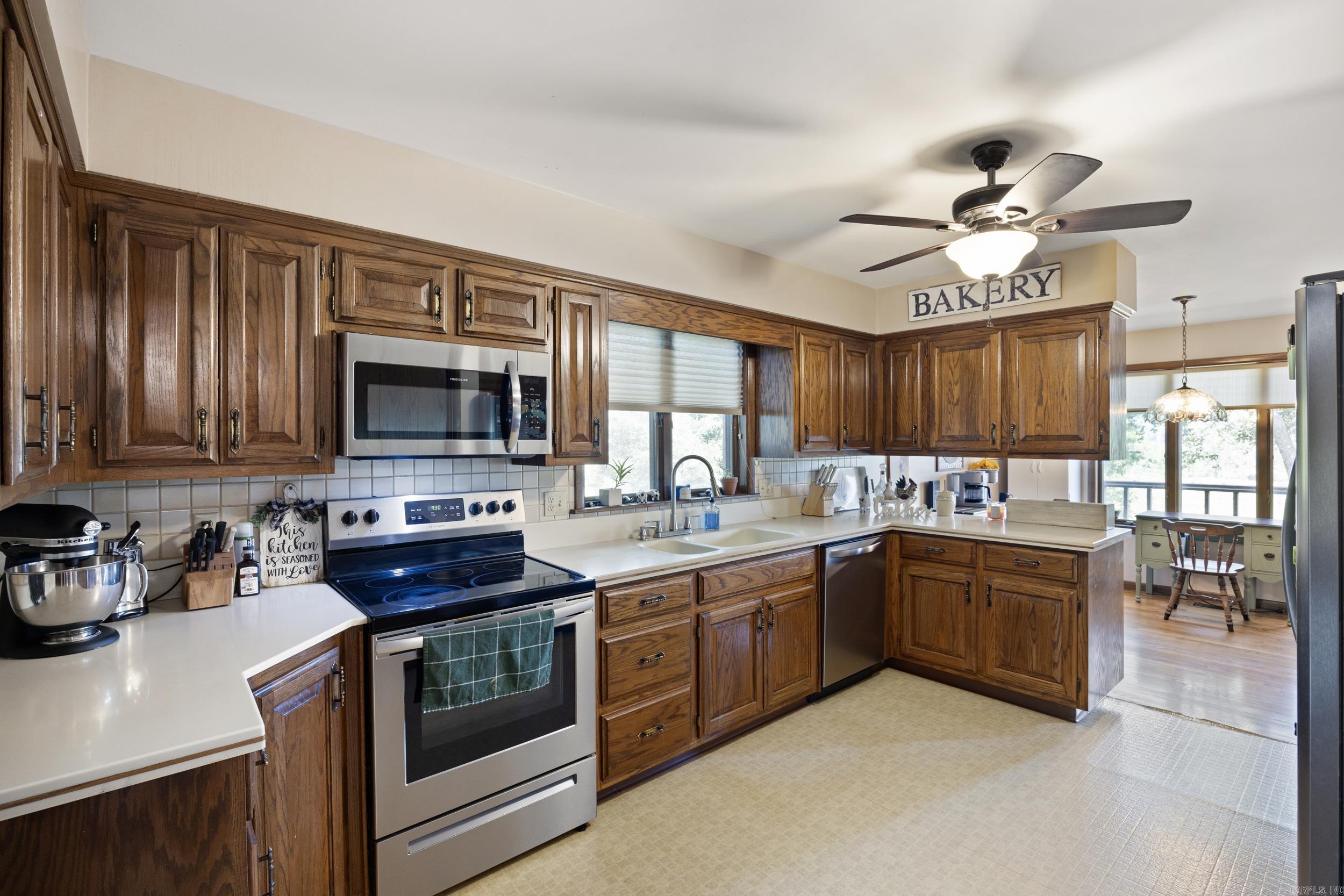 18015 E State Highway 28 Property Photo 35