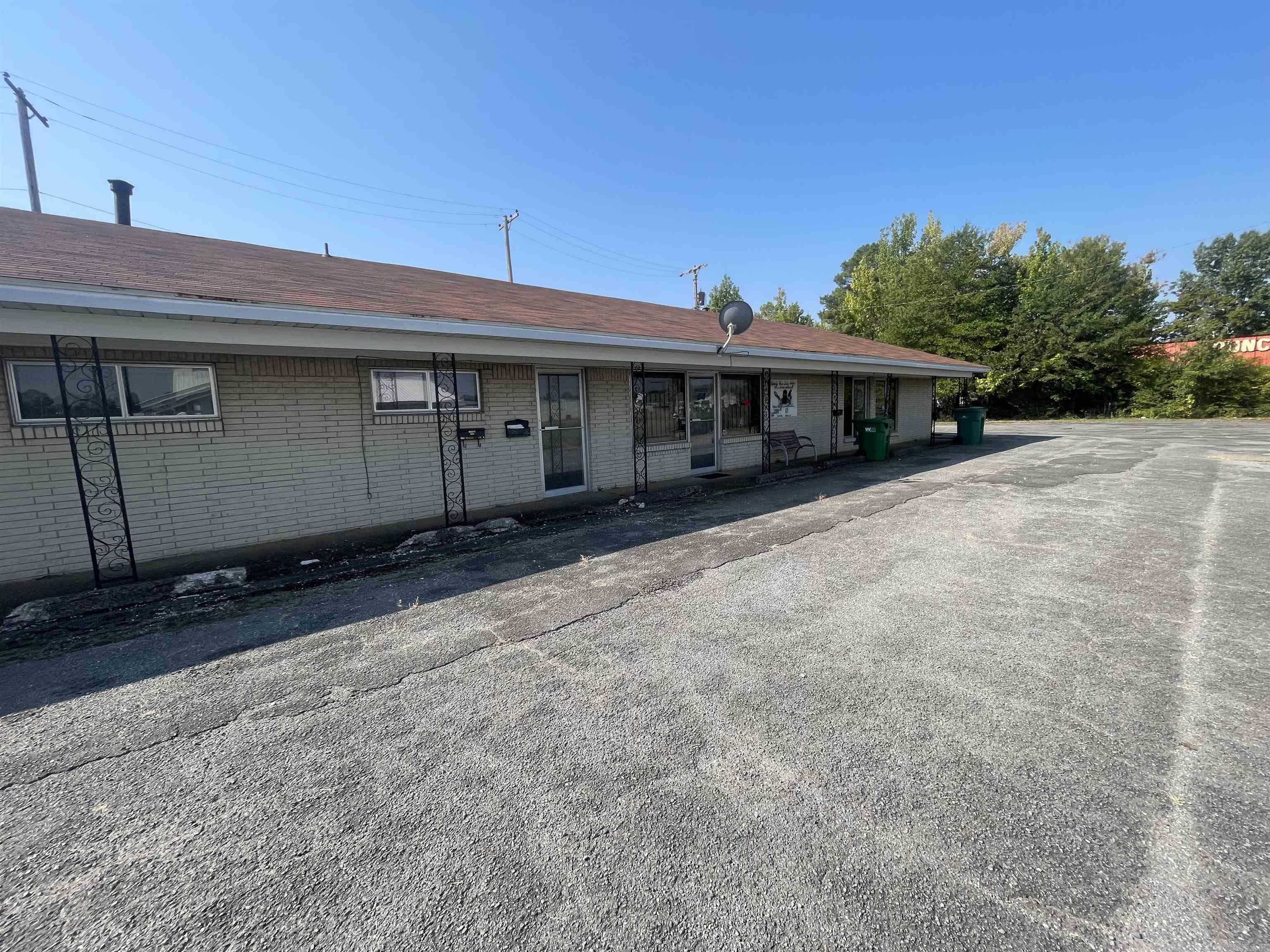 2902 Catalpa Property Photo 3
