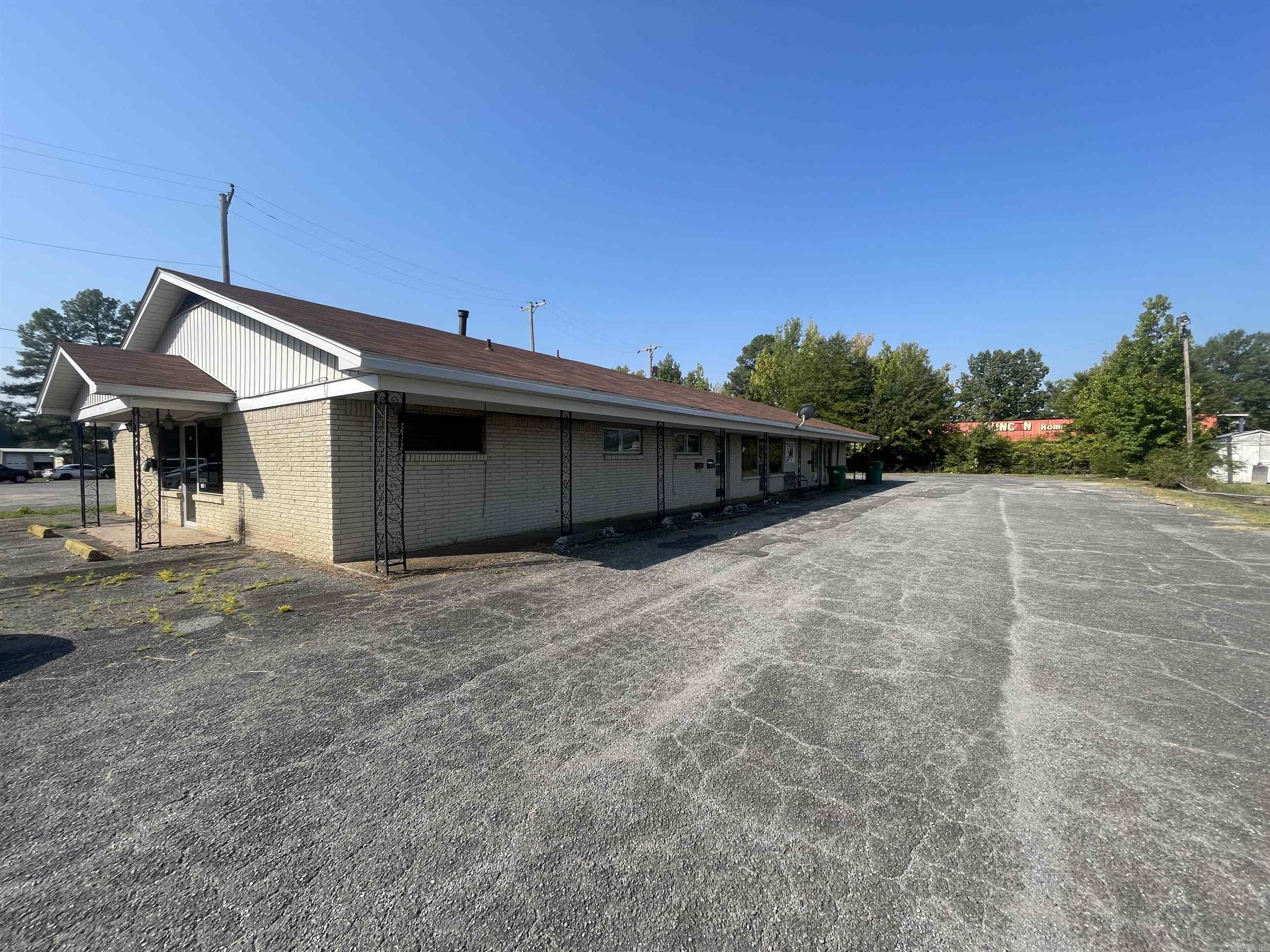 2902 Catalpa Property Photo 4