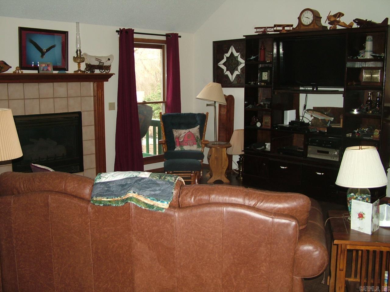 611 Hickory Hollow Drive Property Photo 3
