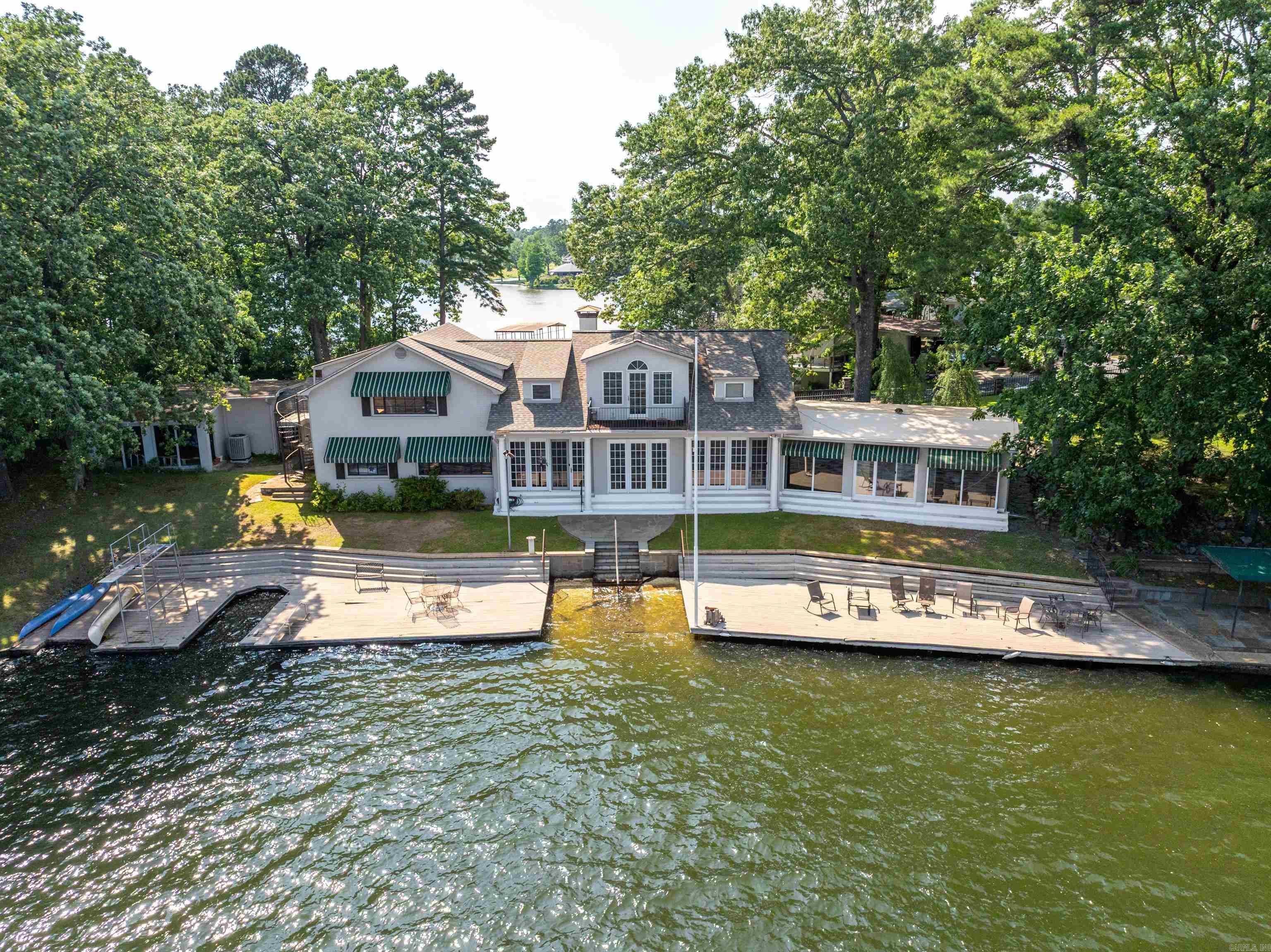195 Peninsula Point Property Photo 1