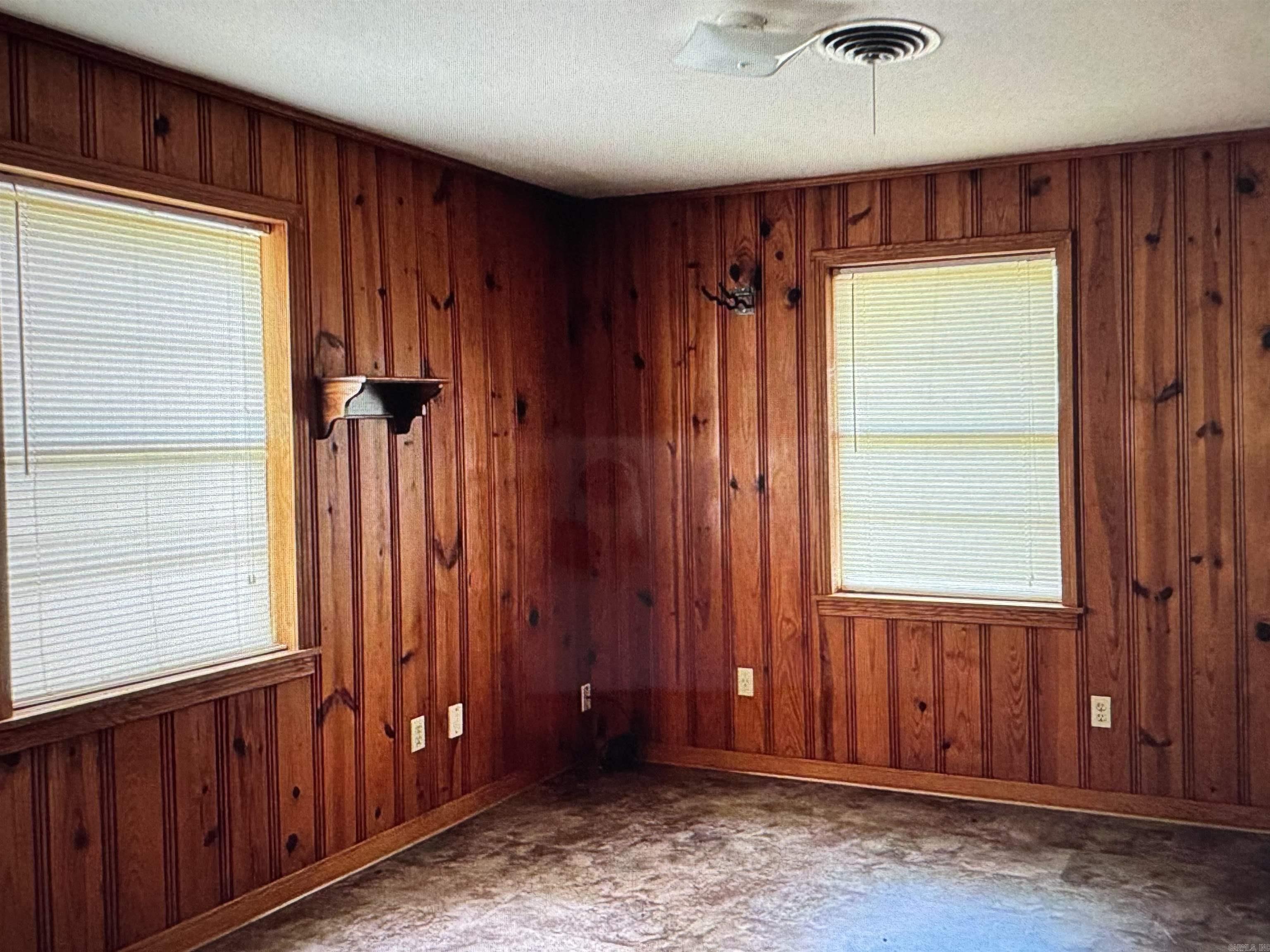6328 Sheridan Rd Property Photo 8