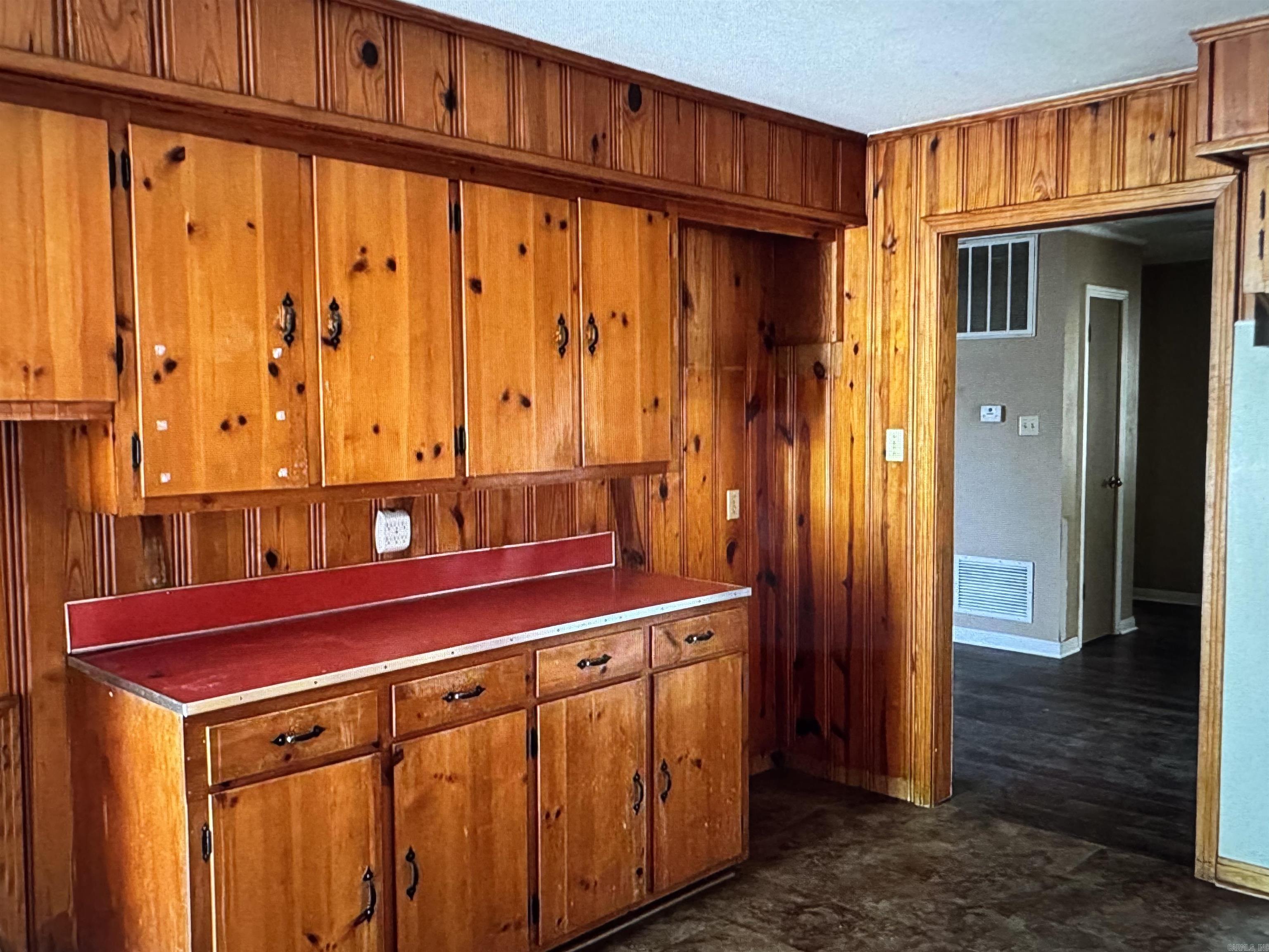 6328 Sheridan Rd Property Photo 9