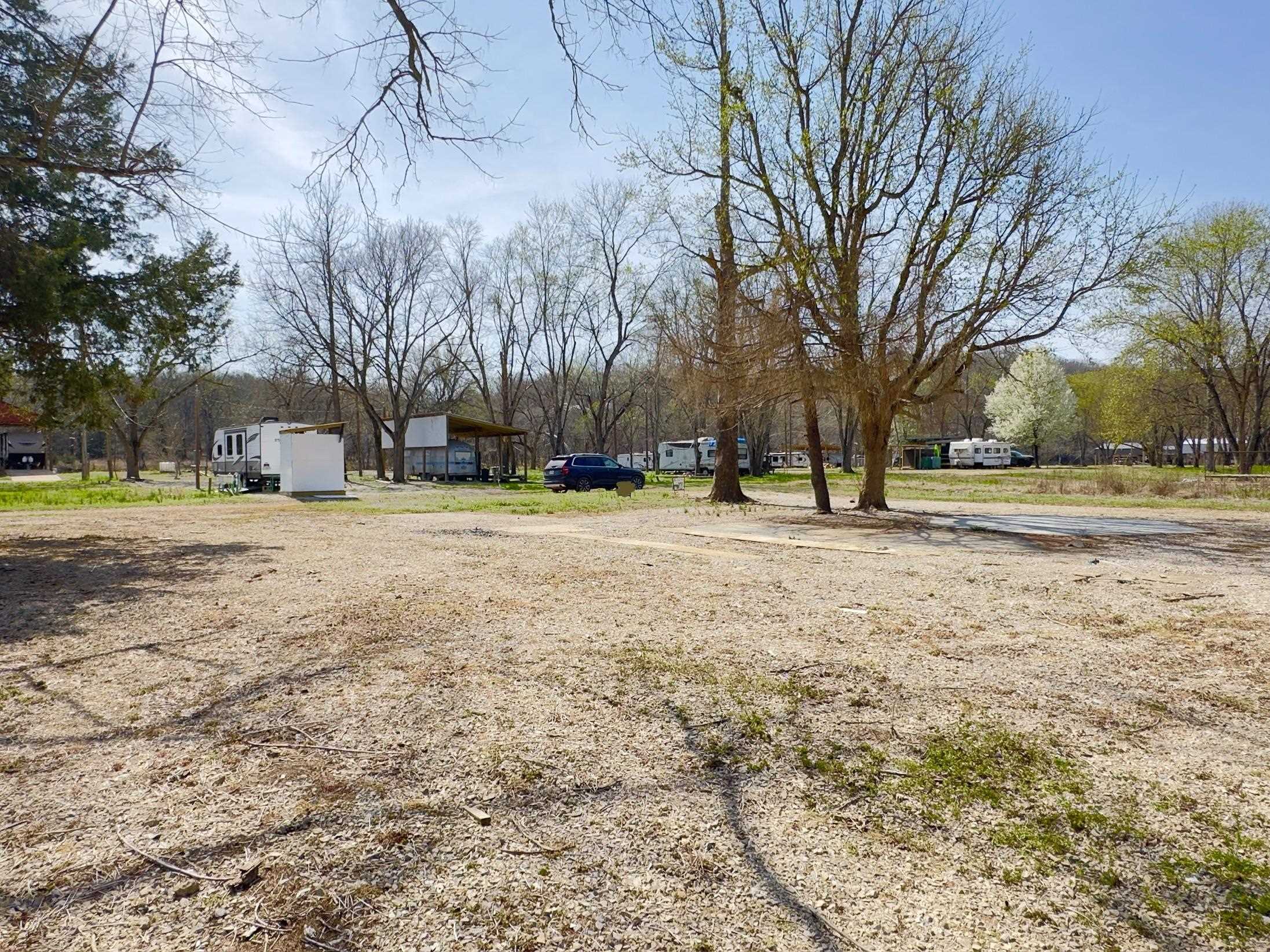129-131 Riverbend Park Property Photo 1