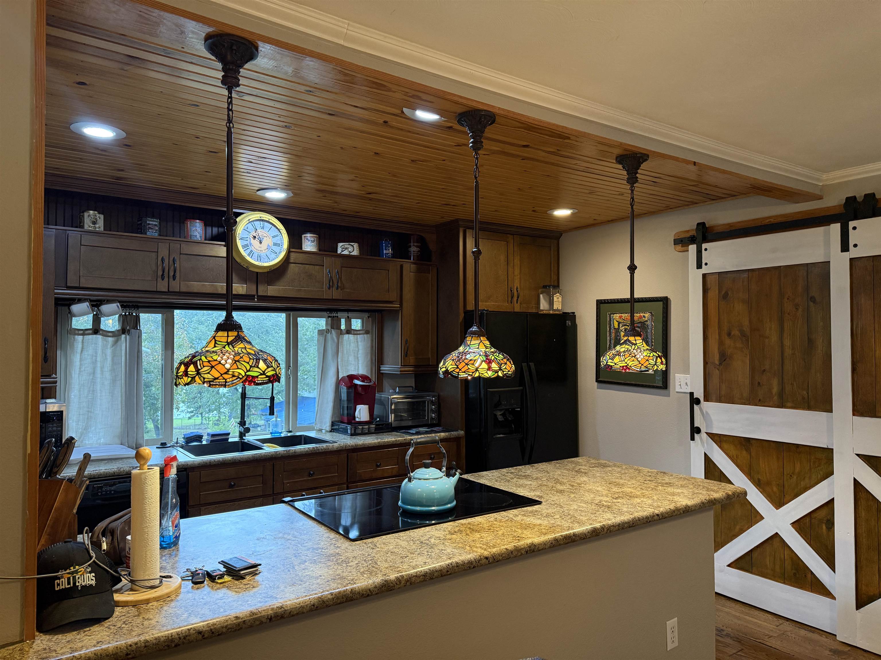 129 W Lakeshore Drive Property Photo 5