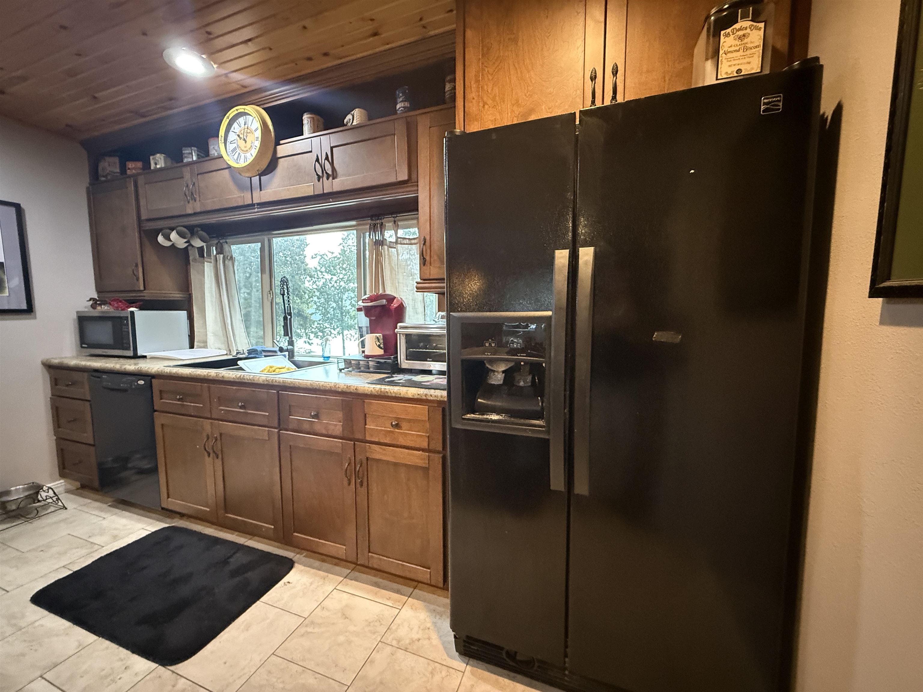 129 W Lakeshore Drive Property Photo 7