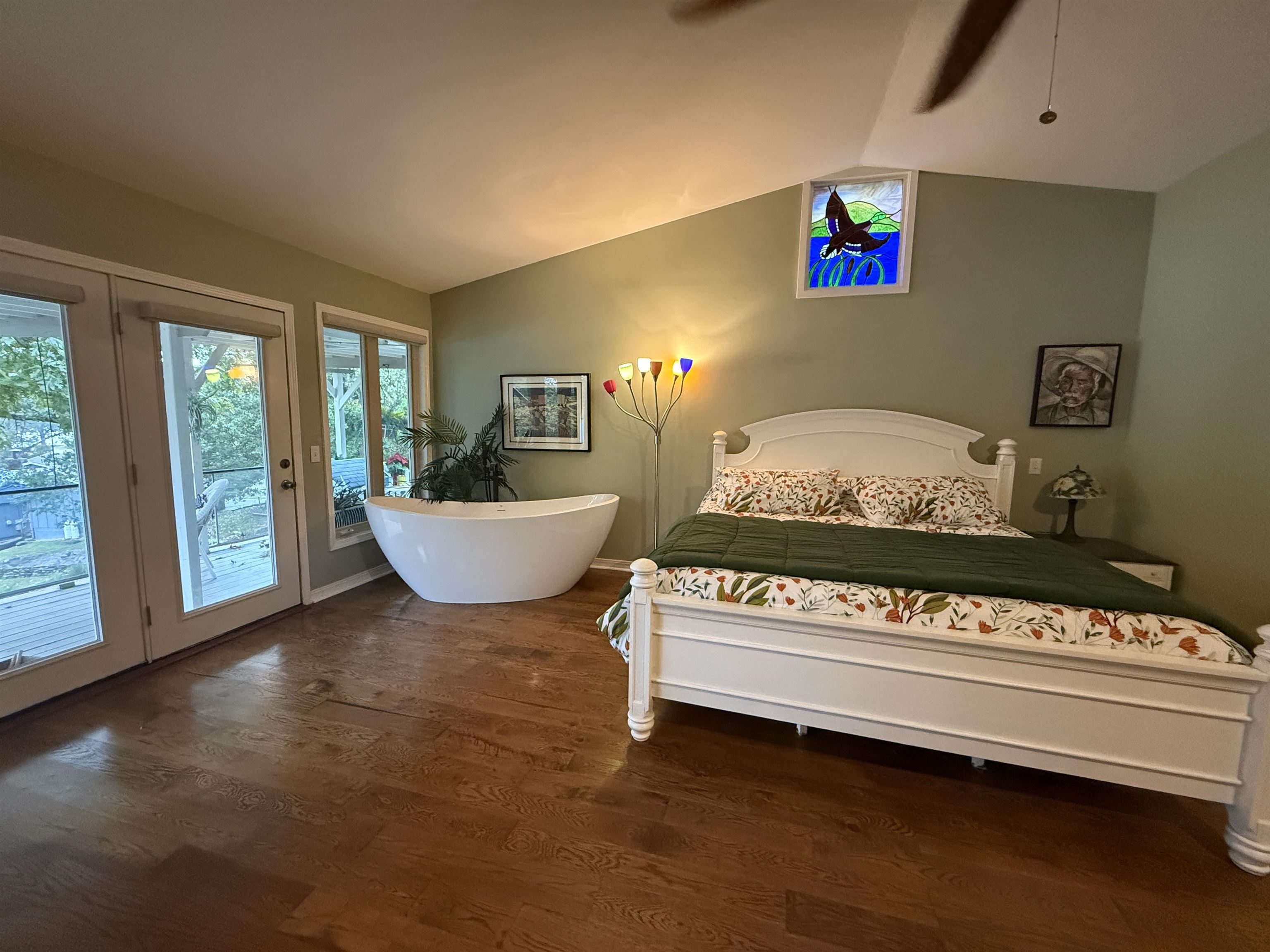 129 W Lakeshore Drive Property Photo 11