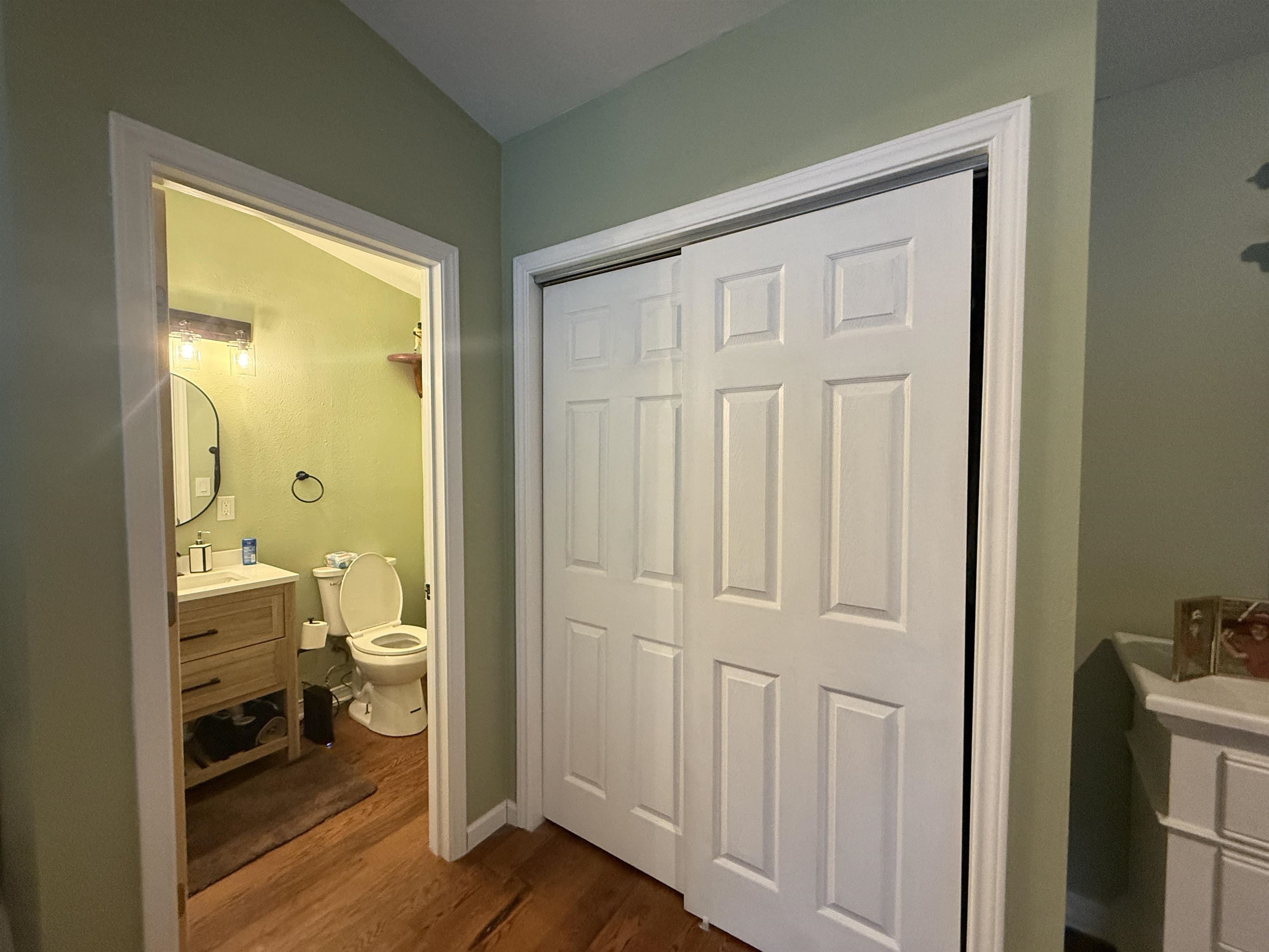 129 W Lakeshore Drive Property Photo 15