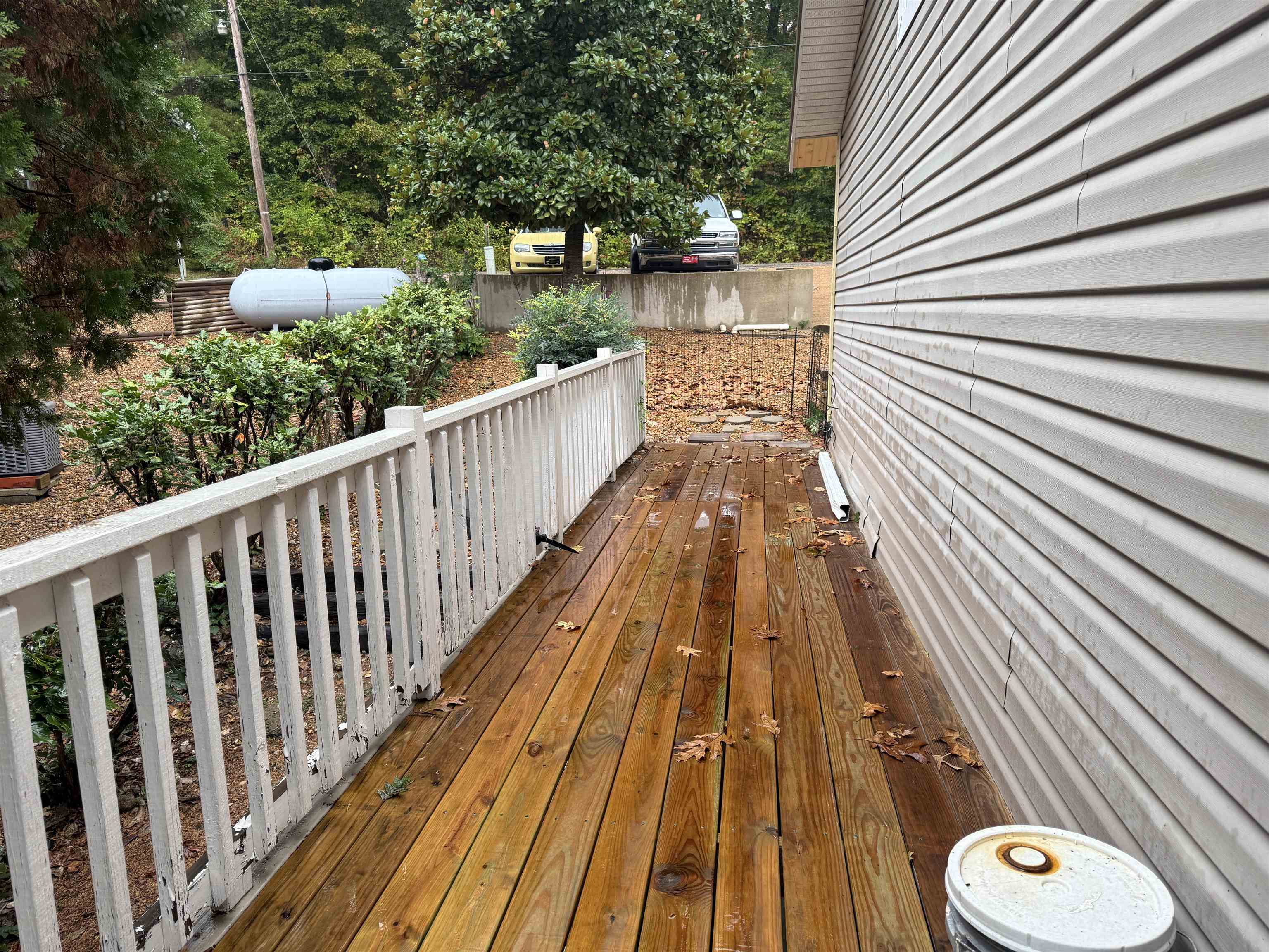 129 W Lakeshore Drive Property Photo 21