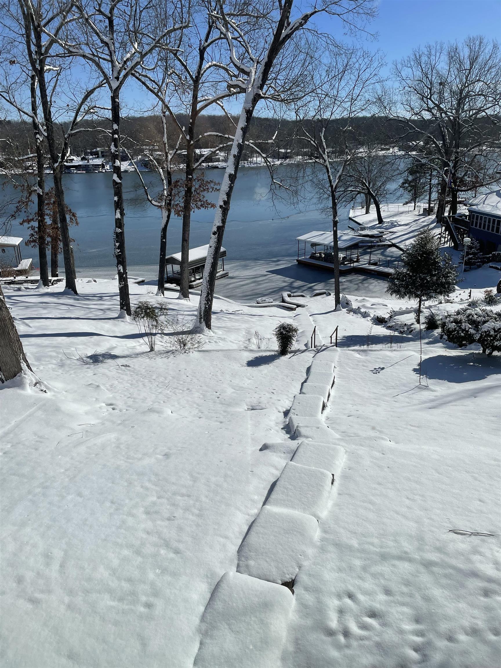 129 W Lakeshore Drive Property Photo 33