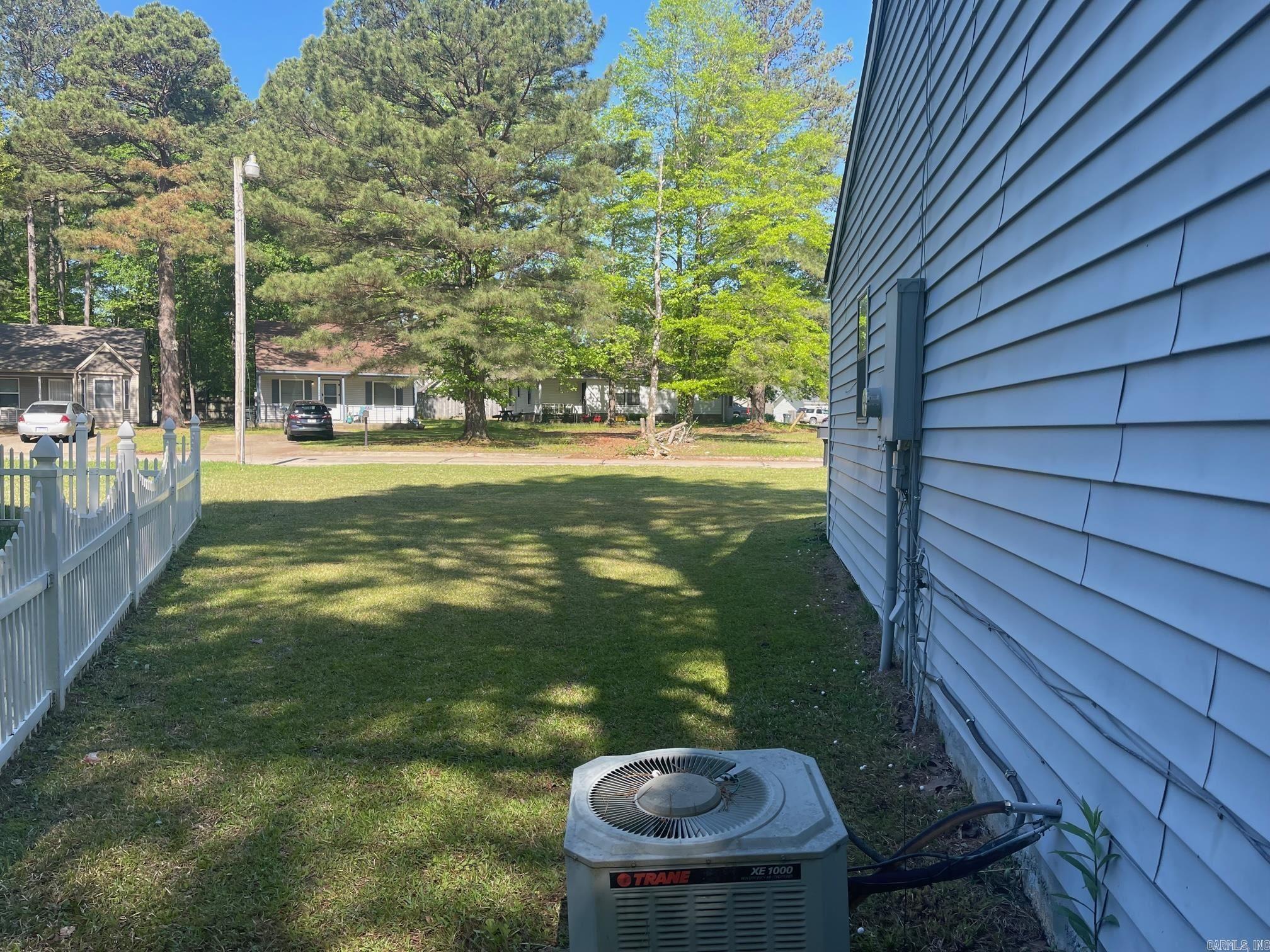 11603 Warren Property Photo 10