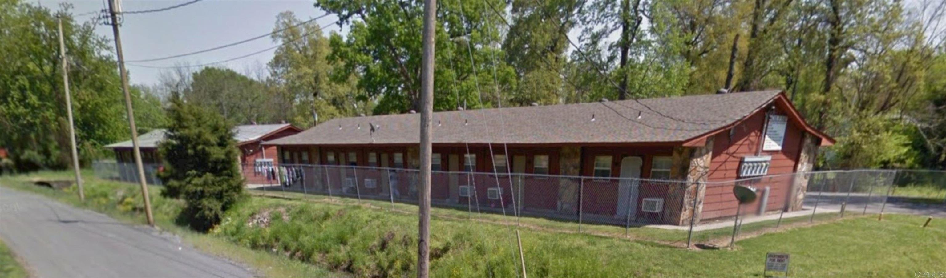 2103 S Beech Property Photo 4
