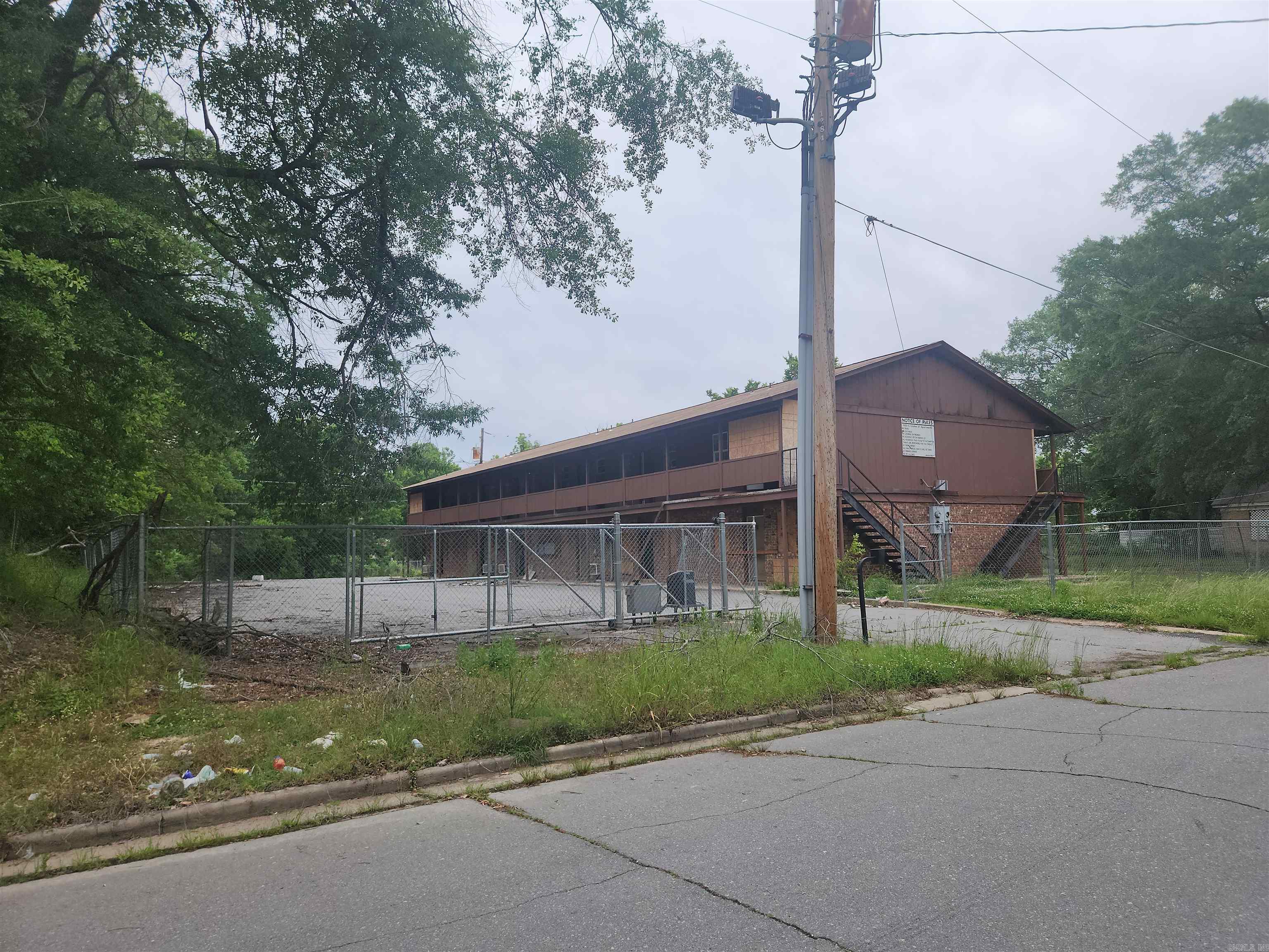 1020 S Linden Property Photo 7