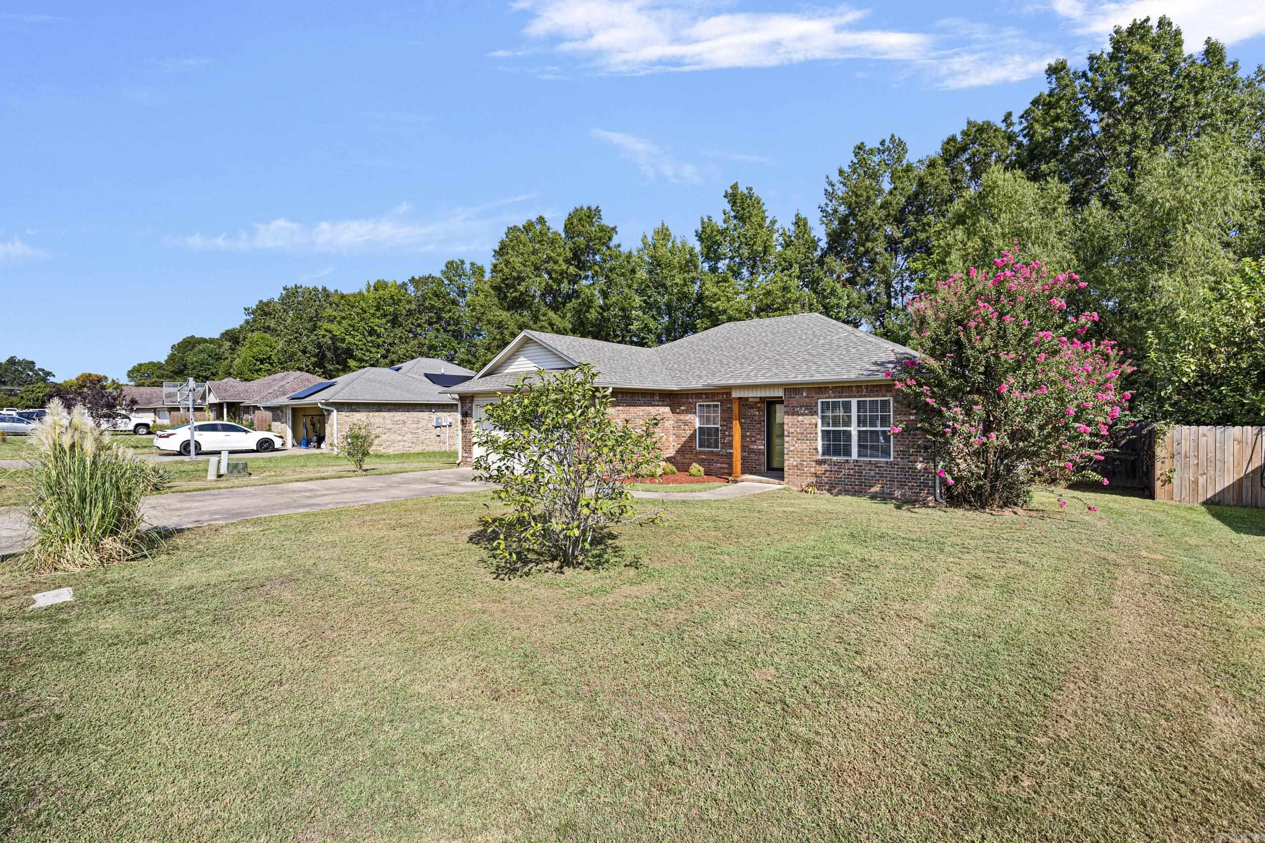 217 Ashbrook Lane Property Photo 3