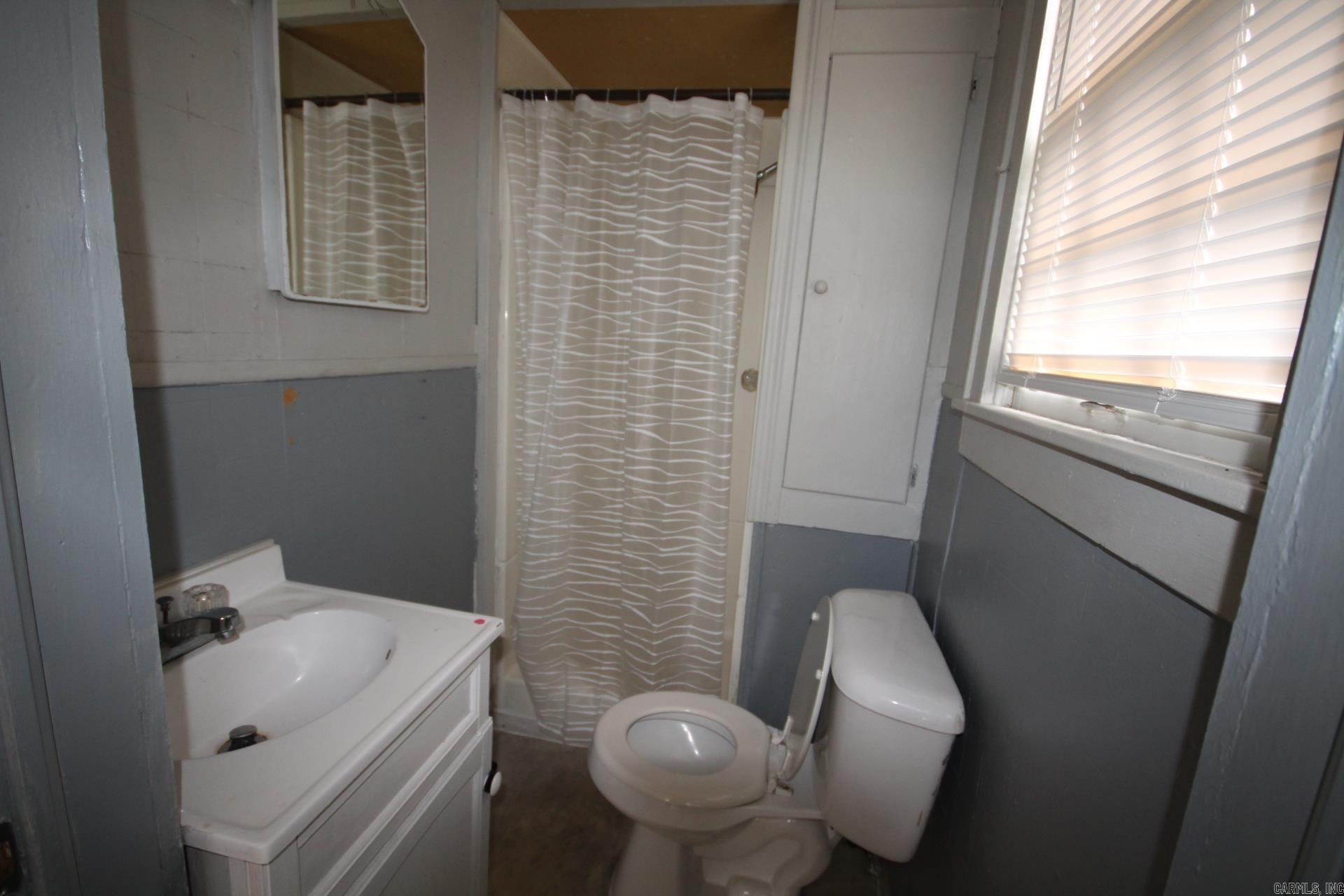 600 S Elm Property Photo 16