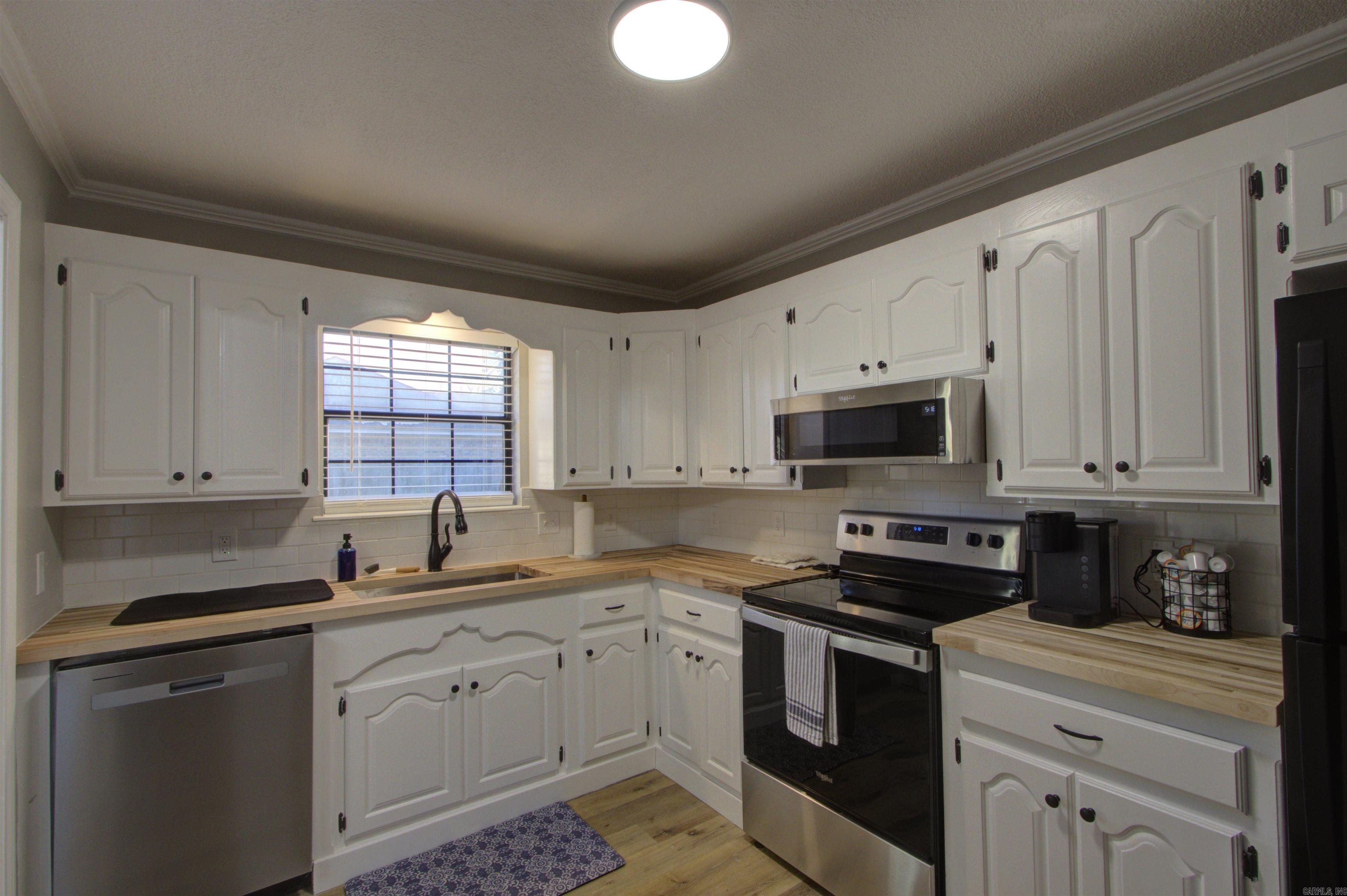 5805 Sidney South South Property Photo 3