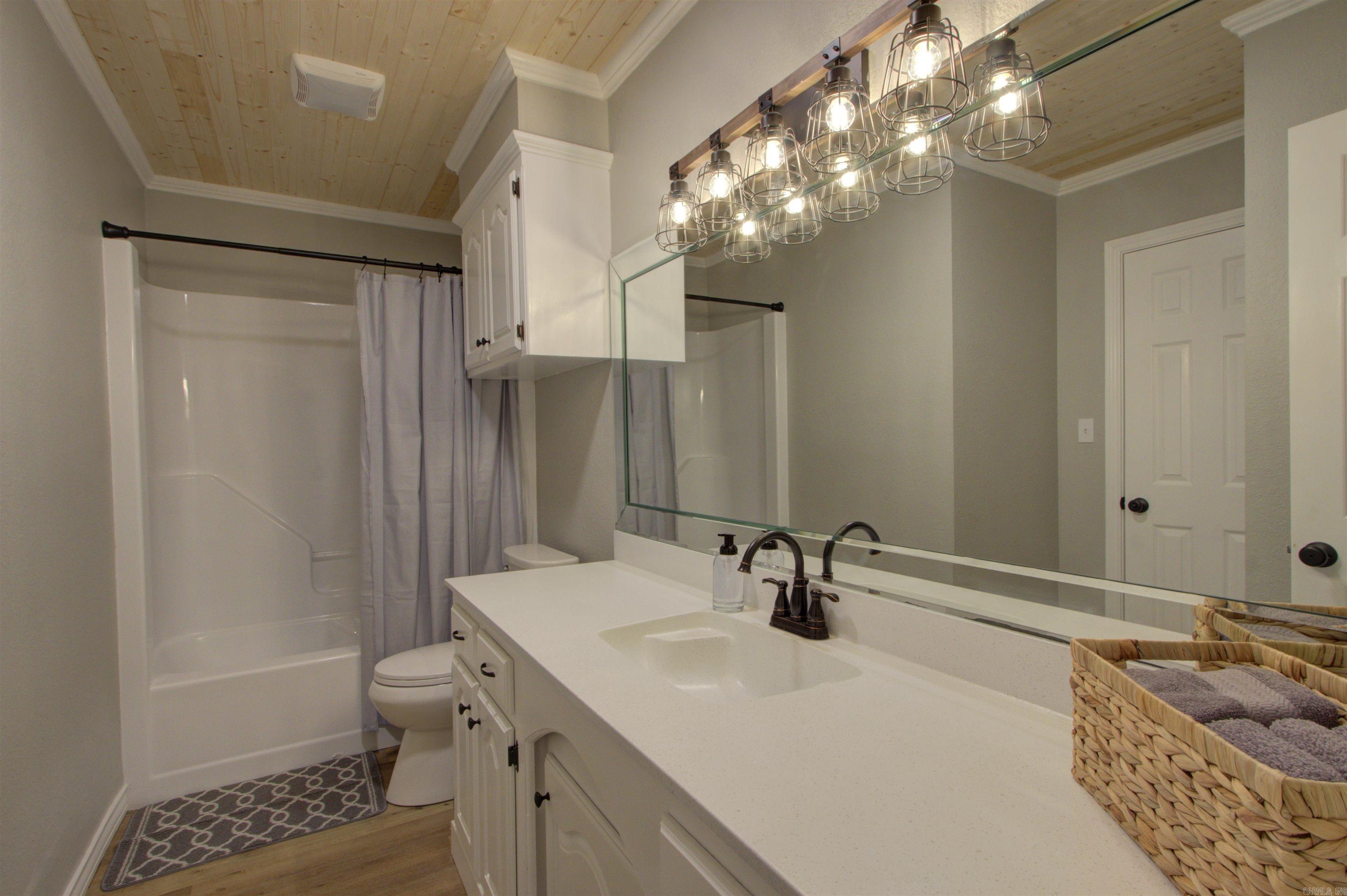 5805 Sidney South South Property Photo 5
