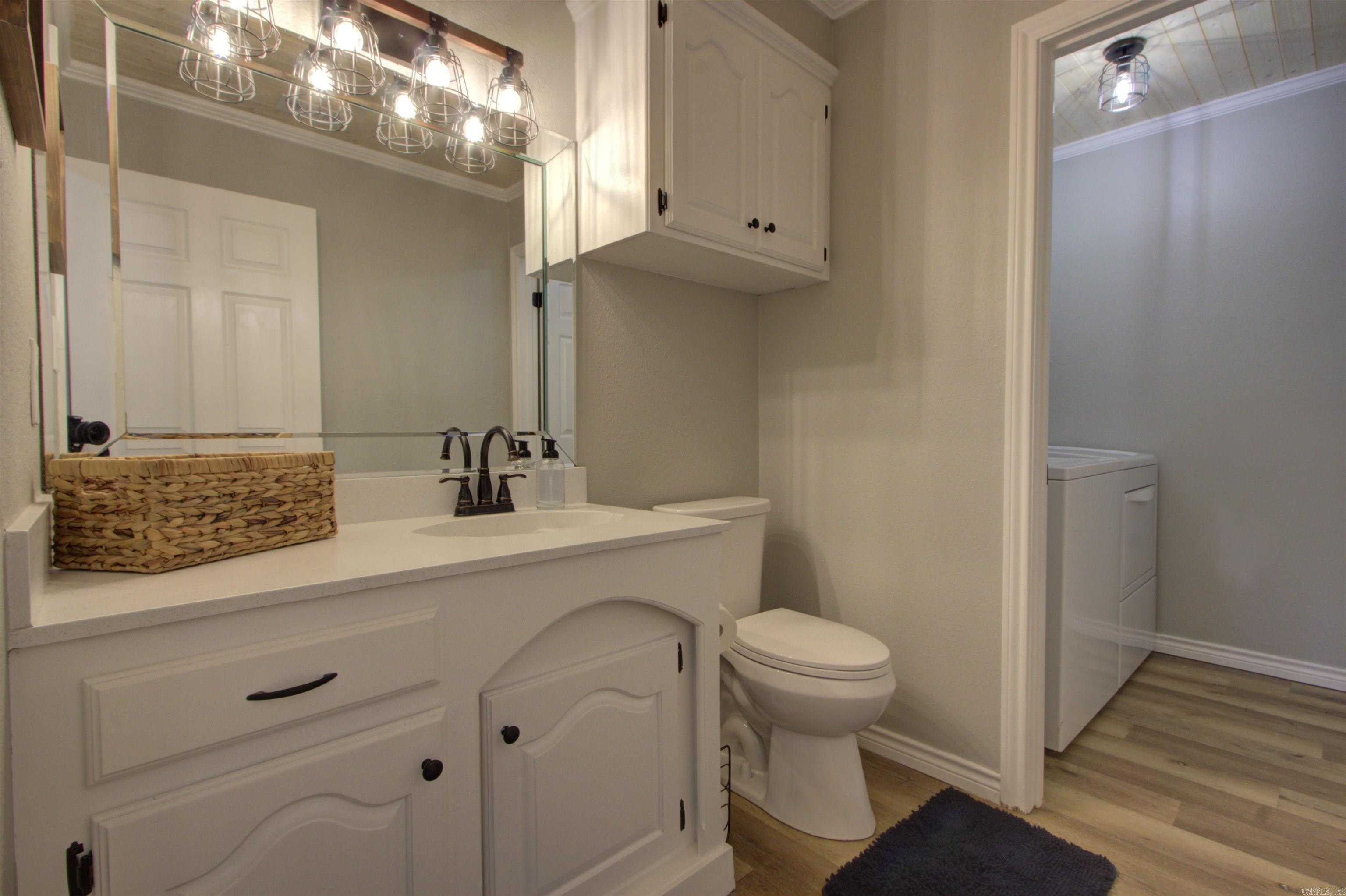 5805 Sidney South South Property Photo 6
