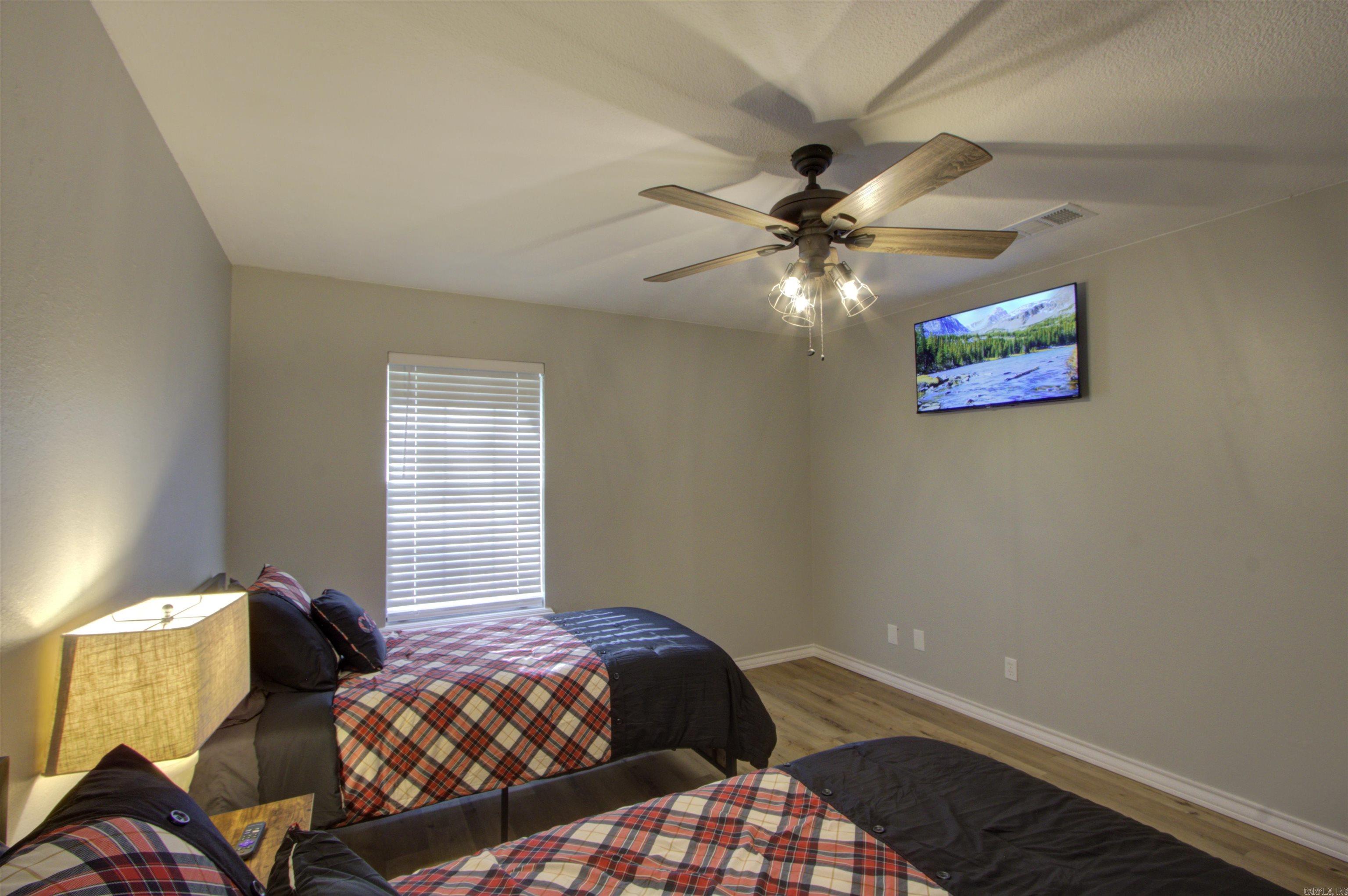 5805 Sidney South South Property Photo 7