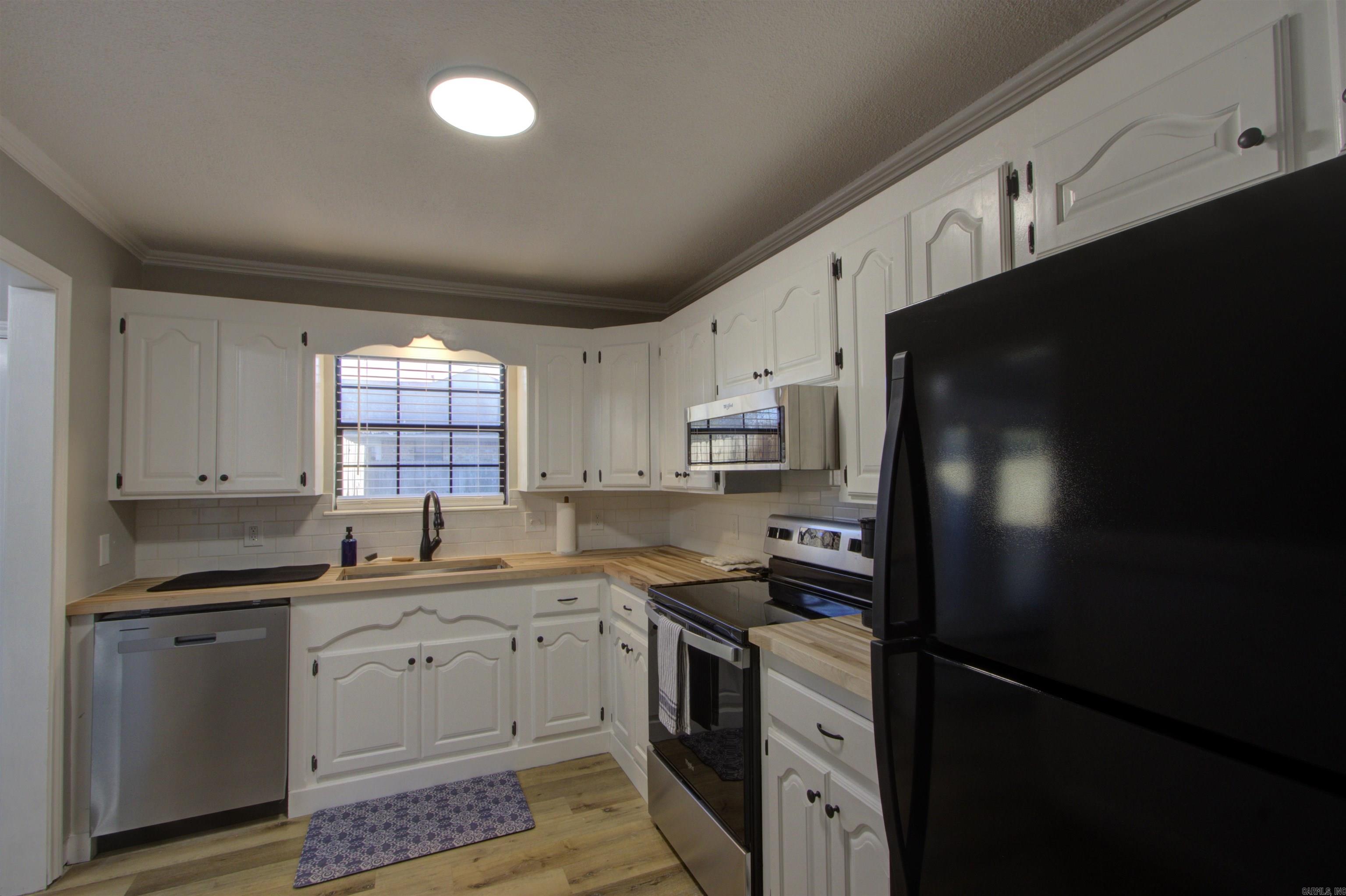 5805 Sidney South South Property Photo 14
