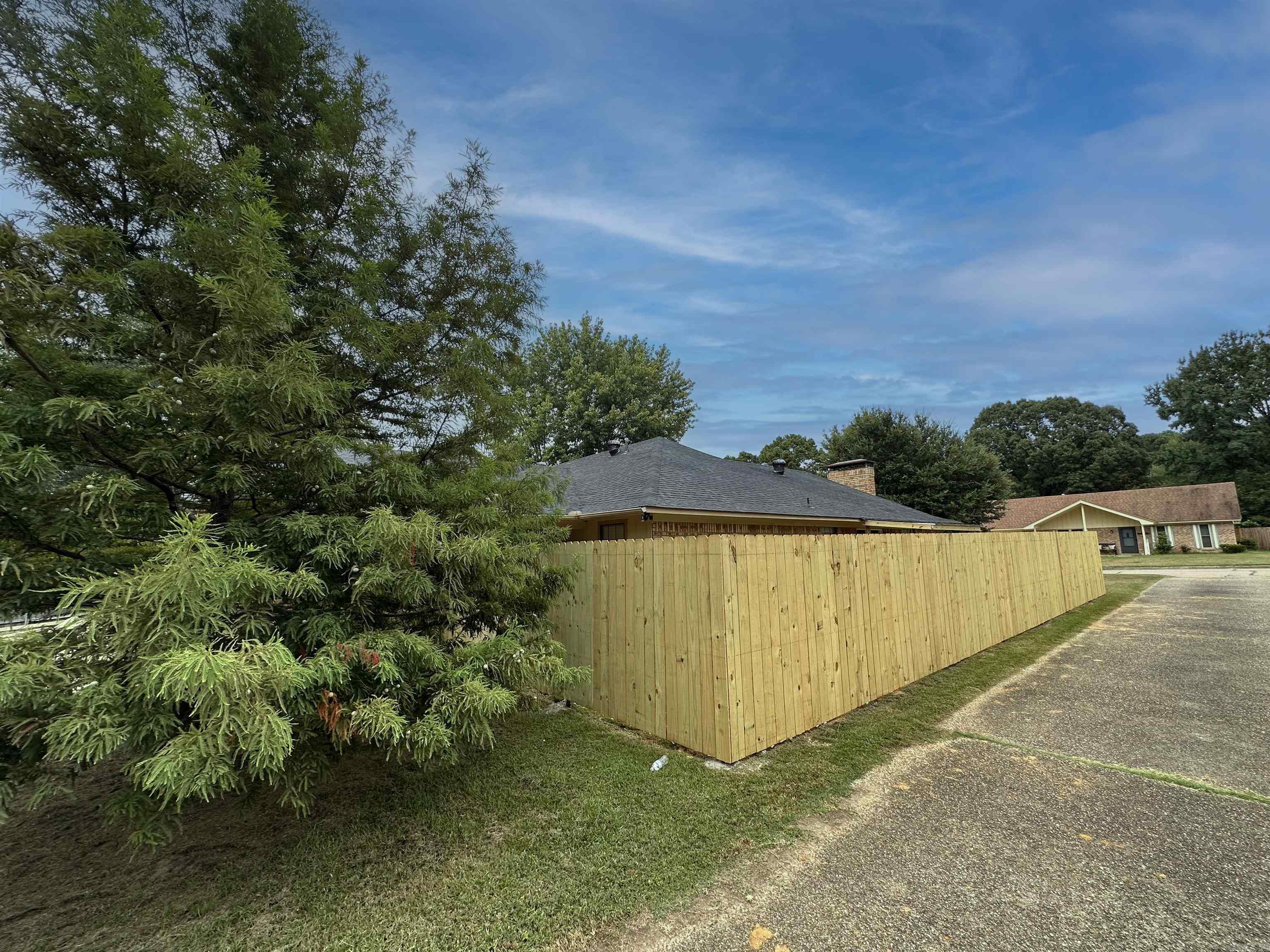 5805 Sidney South South Property Photo 24