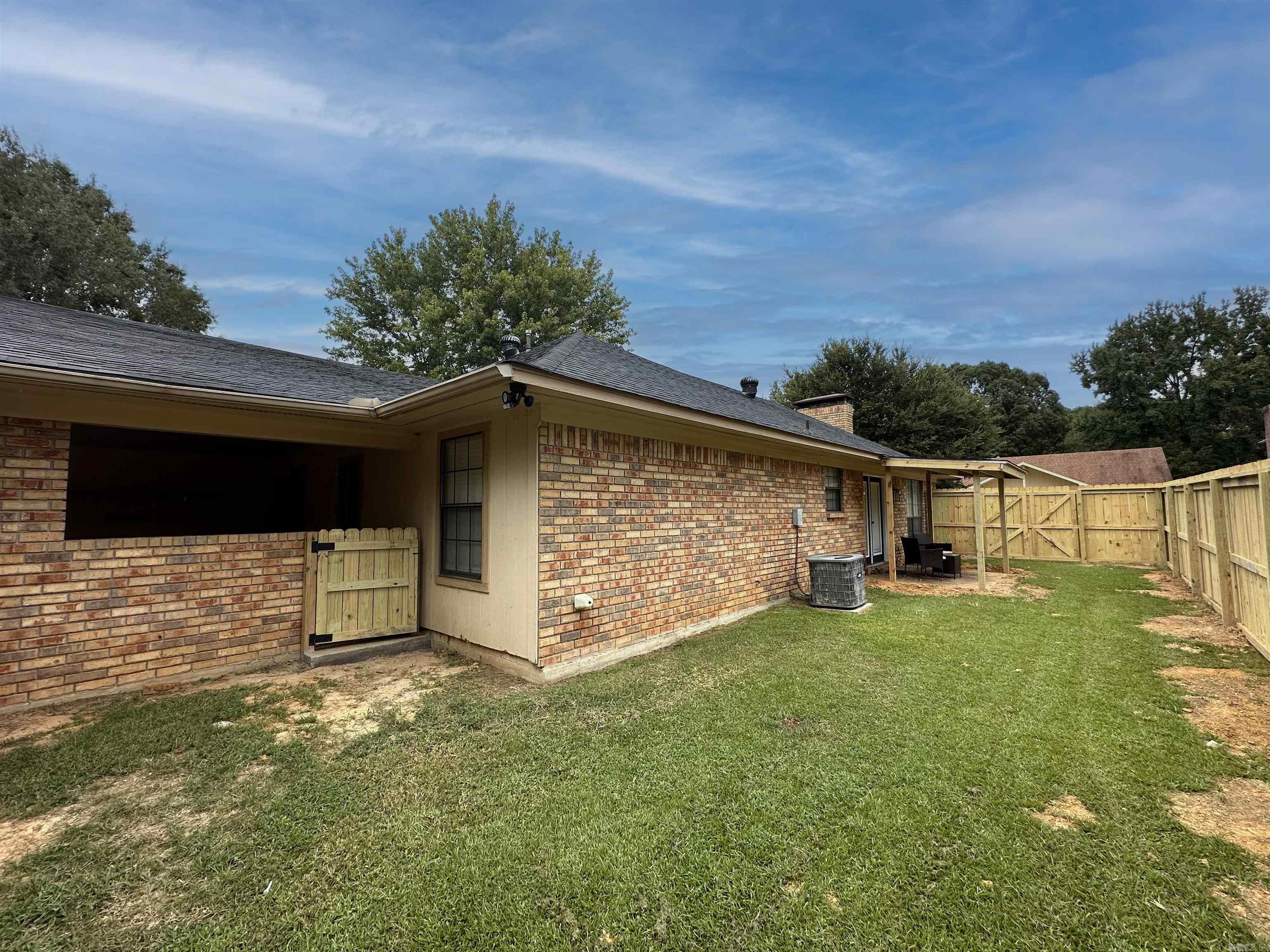 5805 Sidney South South Property Photo 27