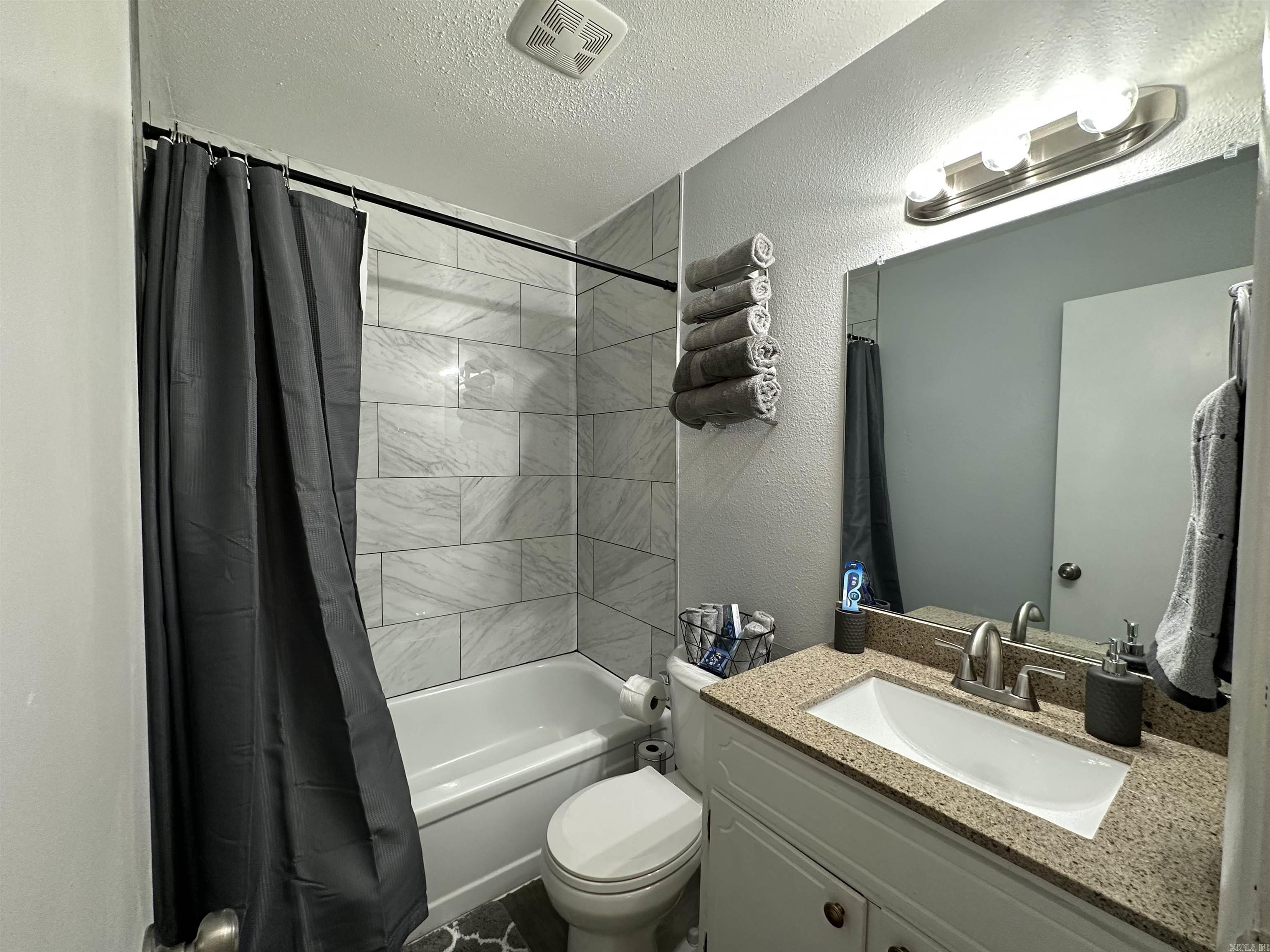 3801 Elizabeth 3 Property Photo 15