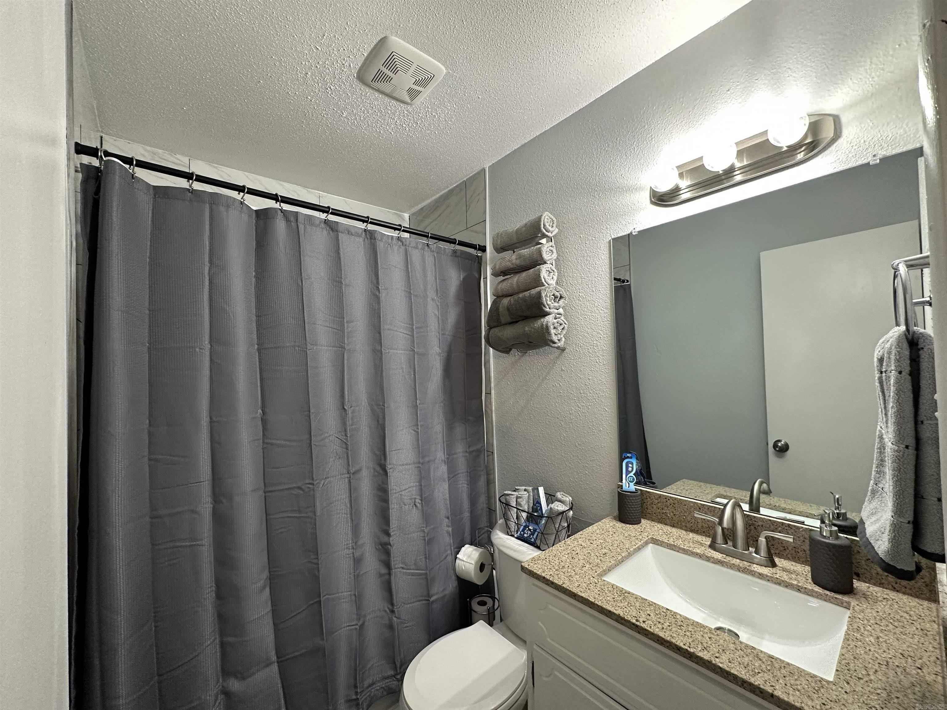 3801 Elizabeth 3 Property Photo 16