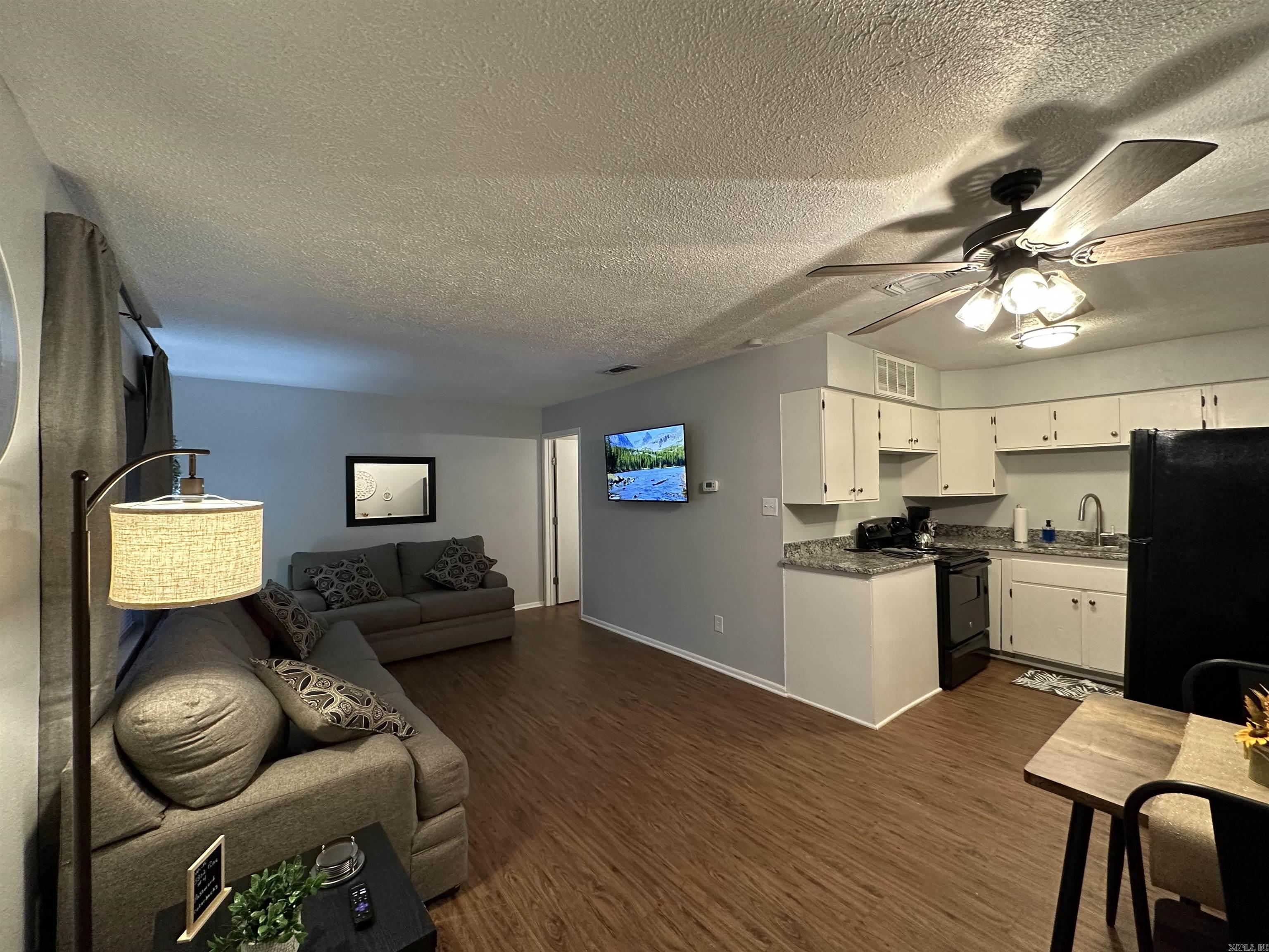3800 Pine 3 Property Photo 1