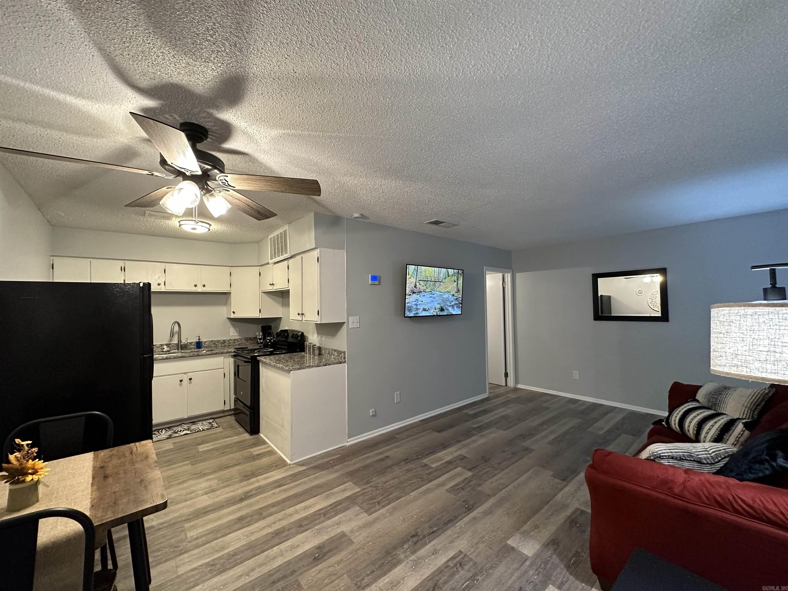 3800 Pine 4 Property Photo 1