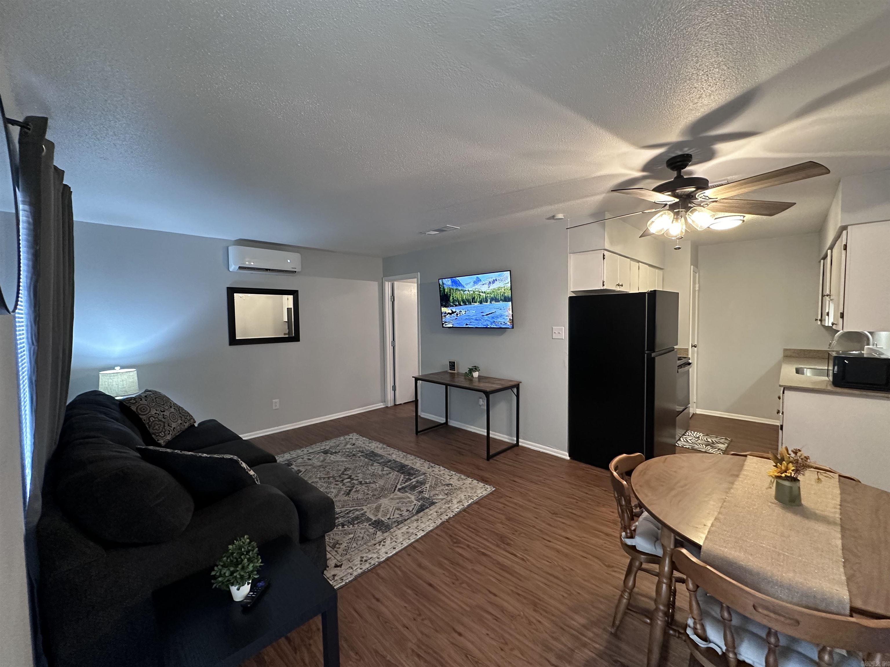 3802 Pine 3 Property Photo 1