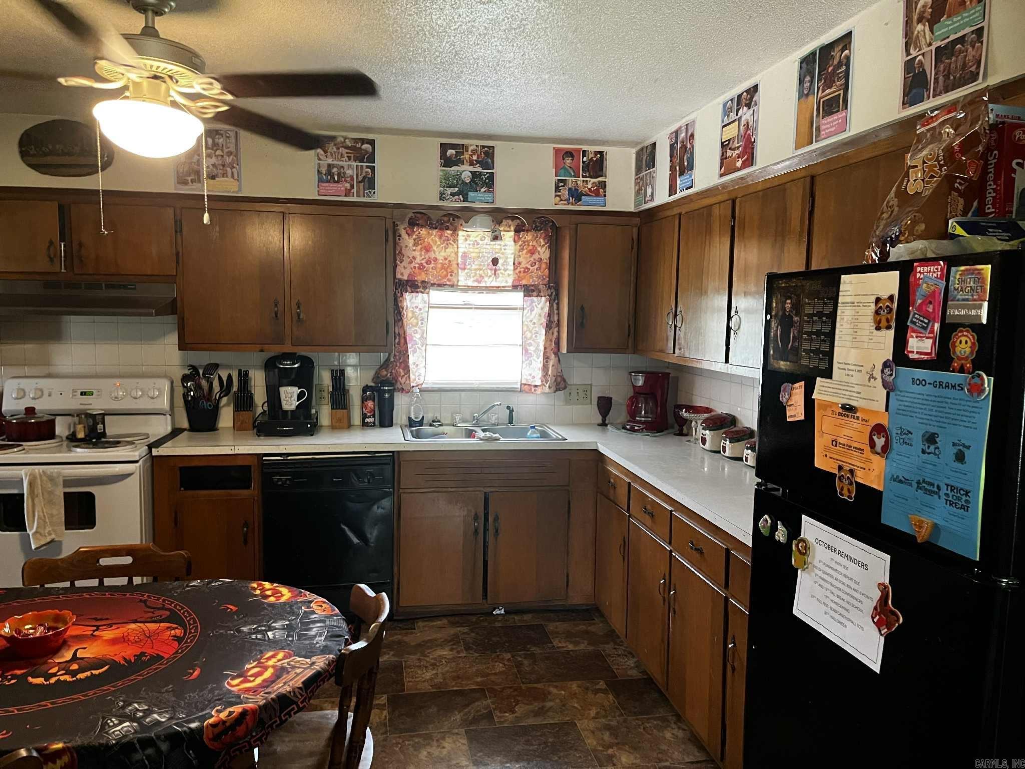 1350 W North Street Property Photo 2