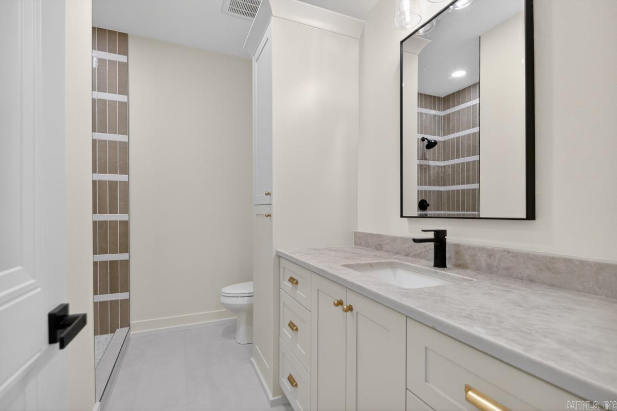 1078 Sungate Drive Property Photo 41