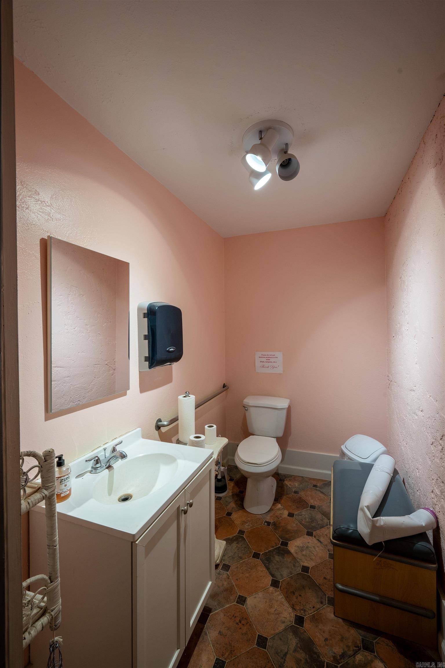 181 S Central Avenue Property Photo 10