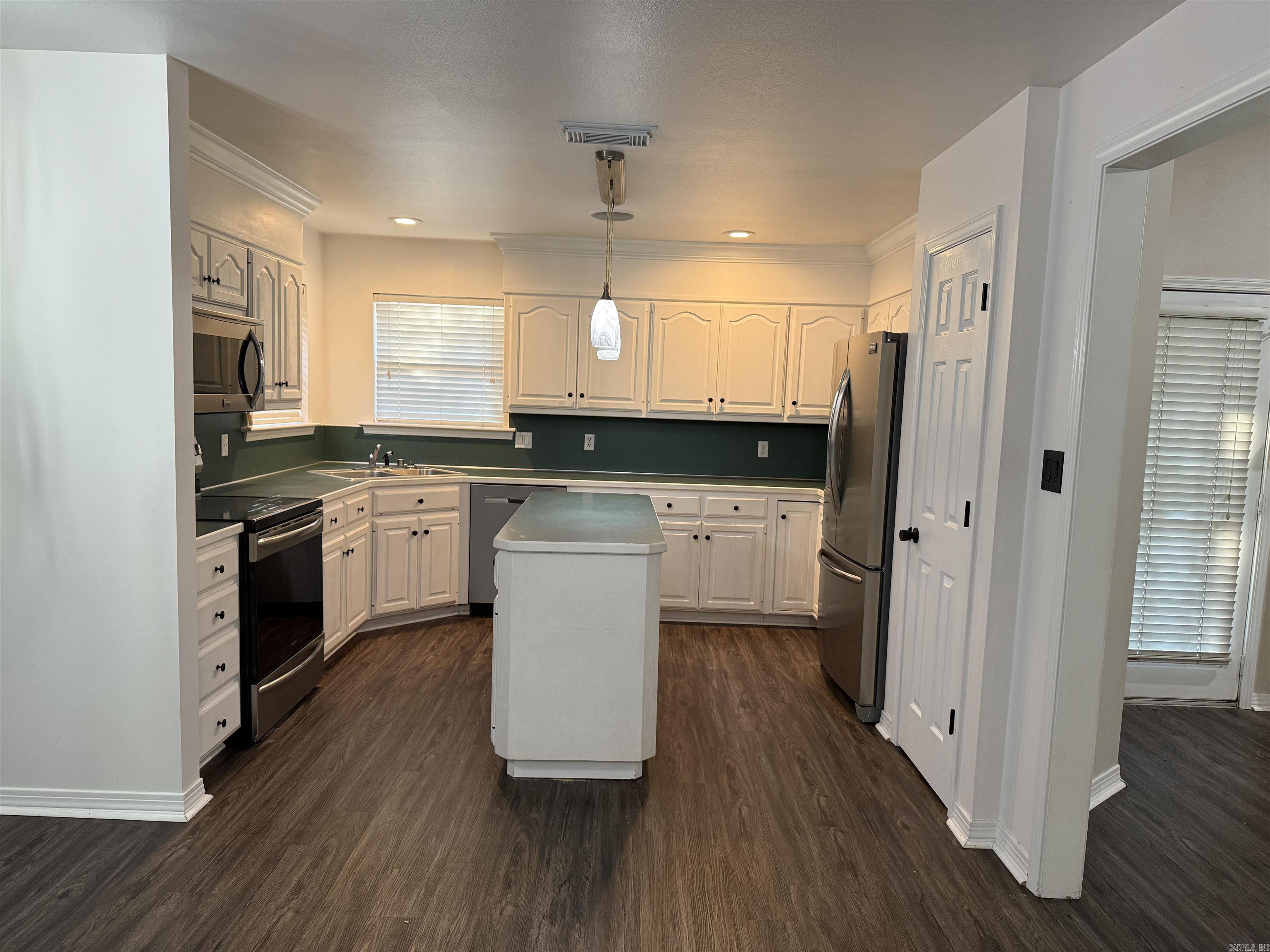 75 Crystal Cove Property Photo 5