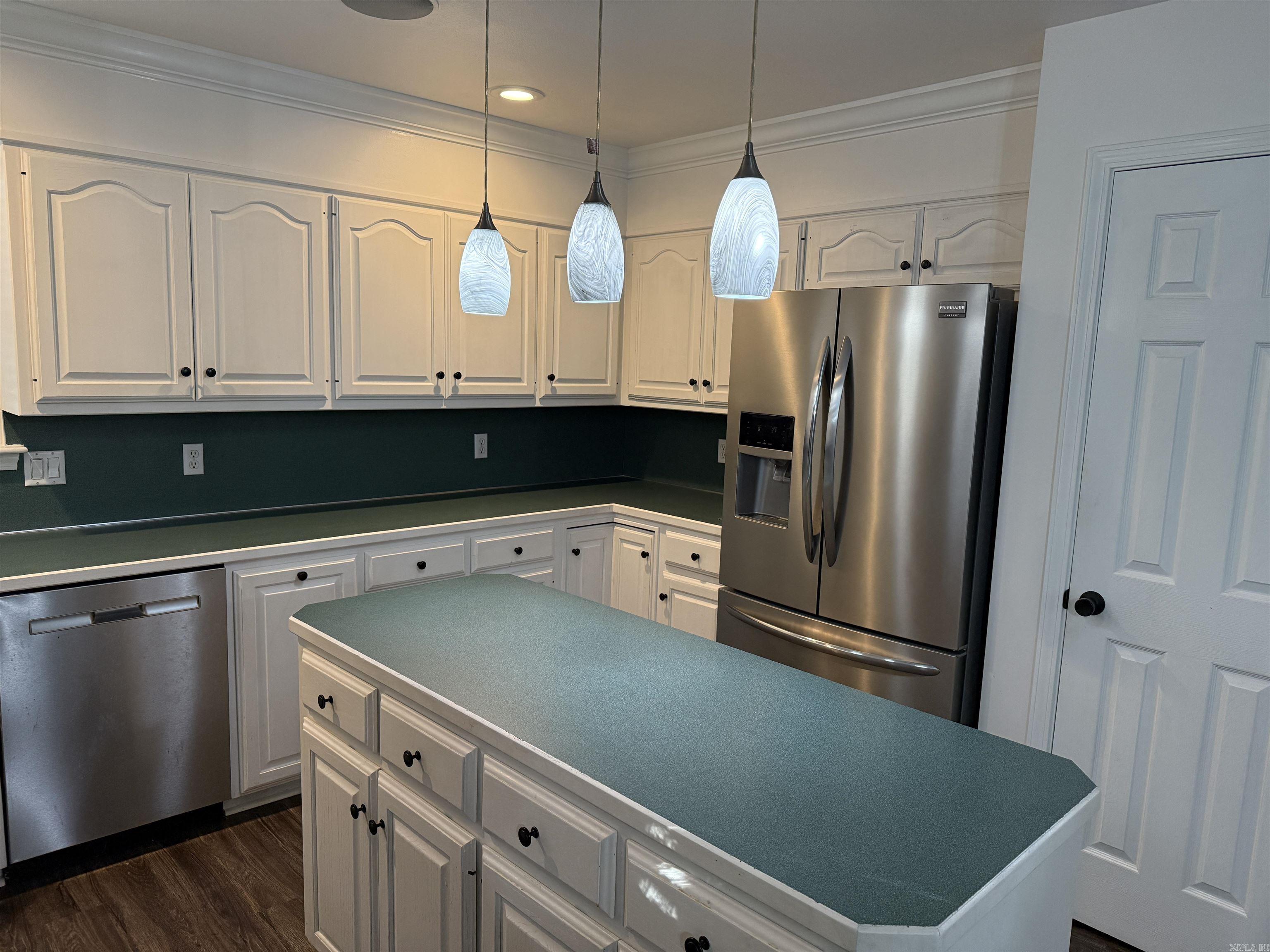 75 Crystal Cove Property Photo 6