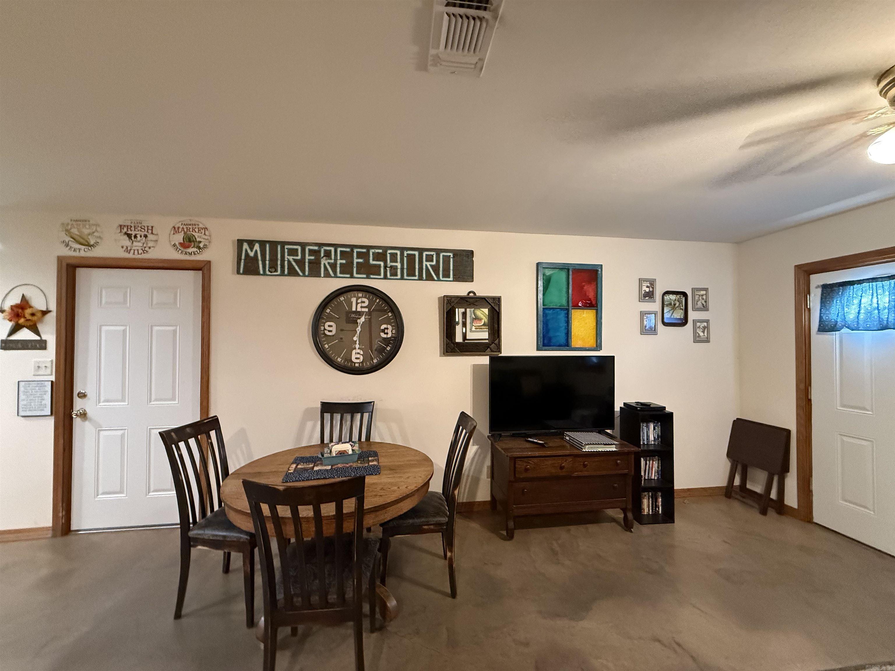 409 E 13th Street Property Photo 13