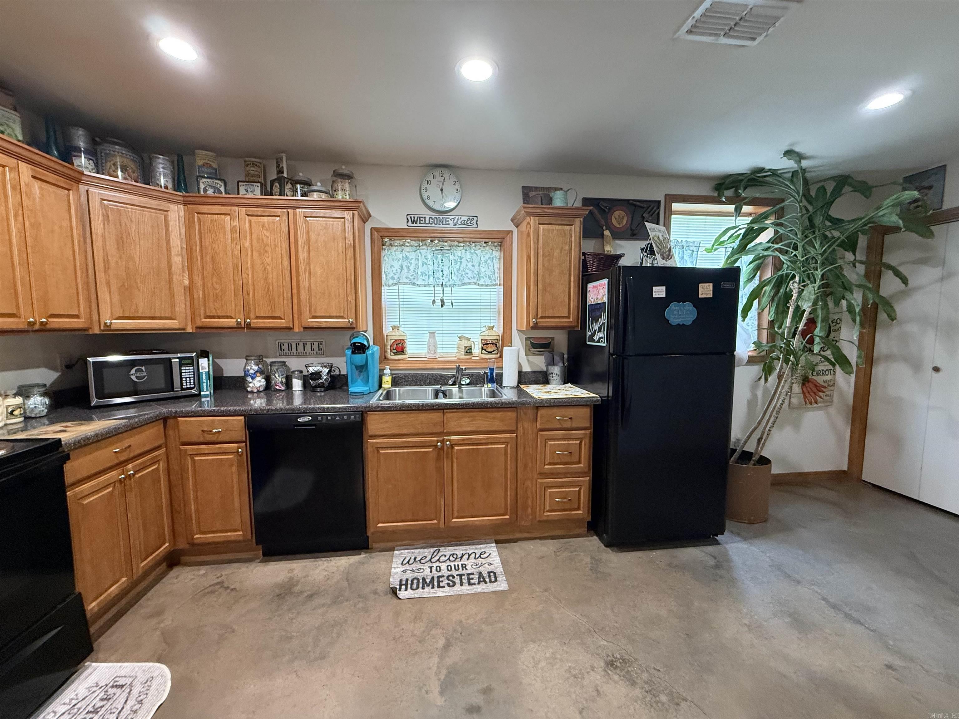 409 E 13th Street Property Photo 19