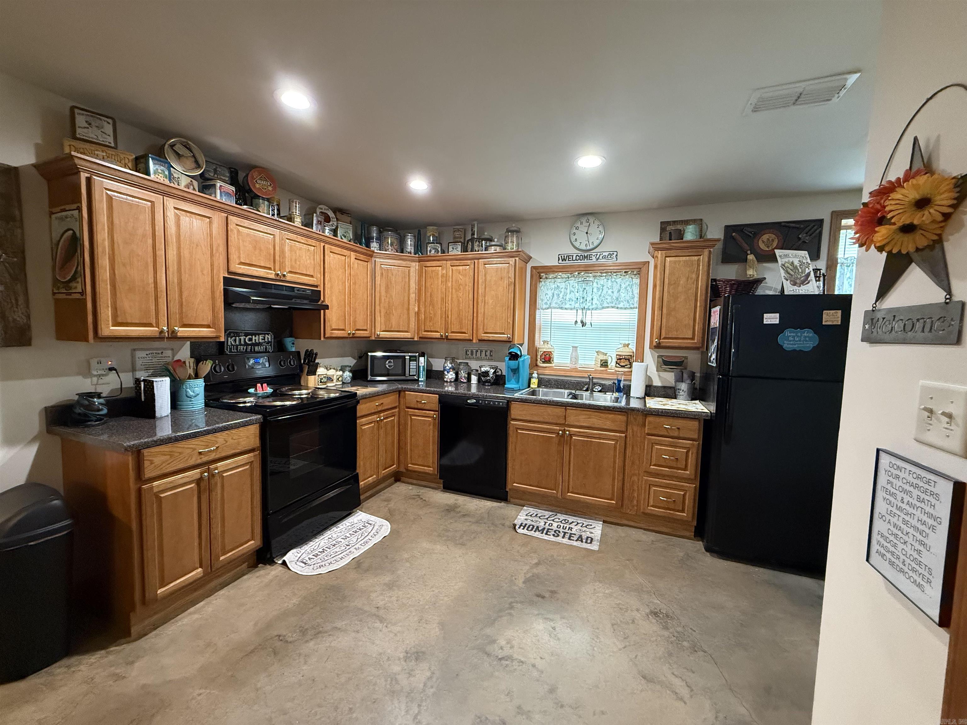 409 E 13th Street Property Photo 20