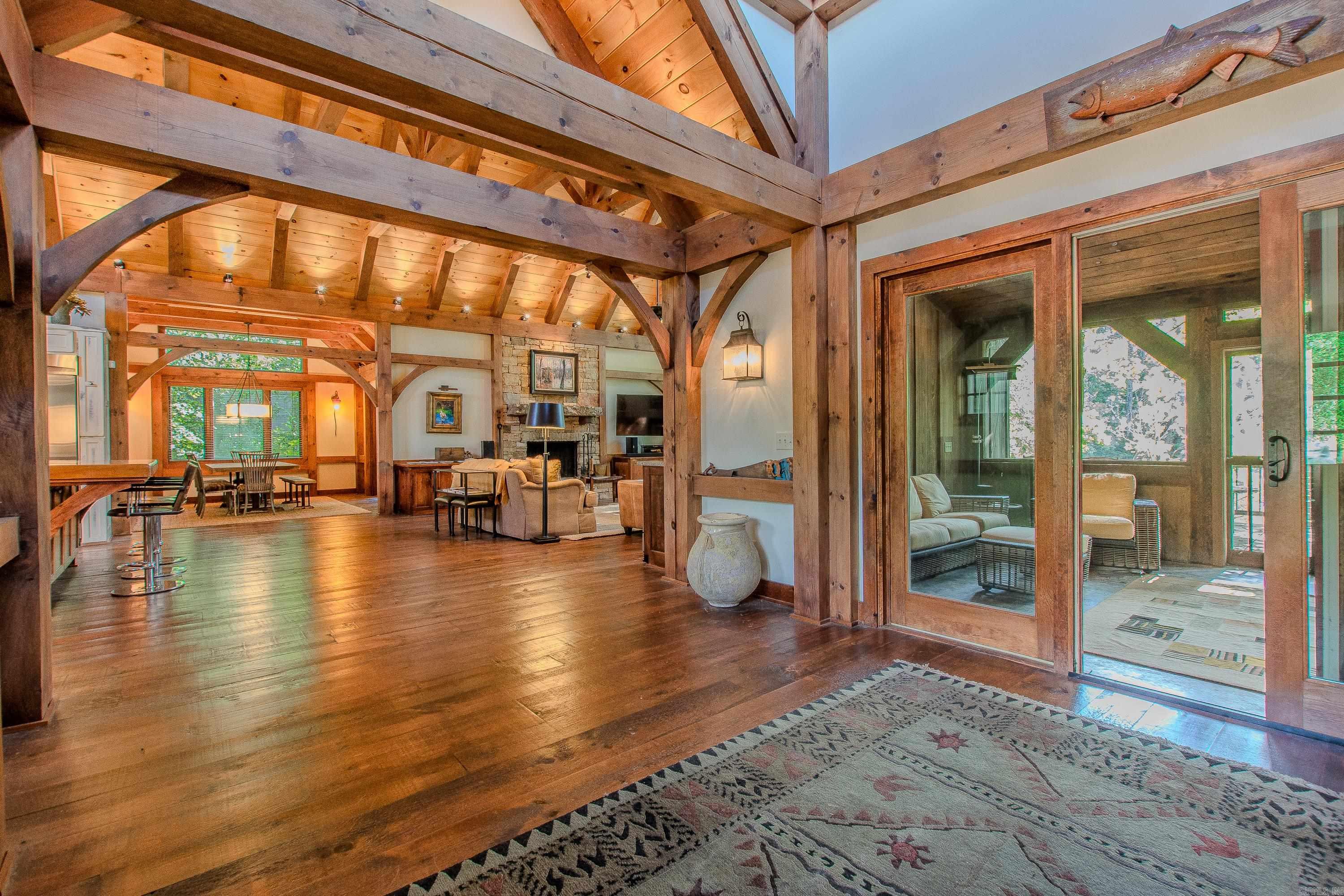 290 Primrose Creek Property Photo 4