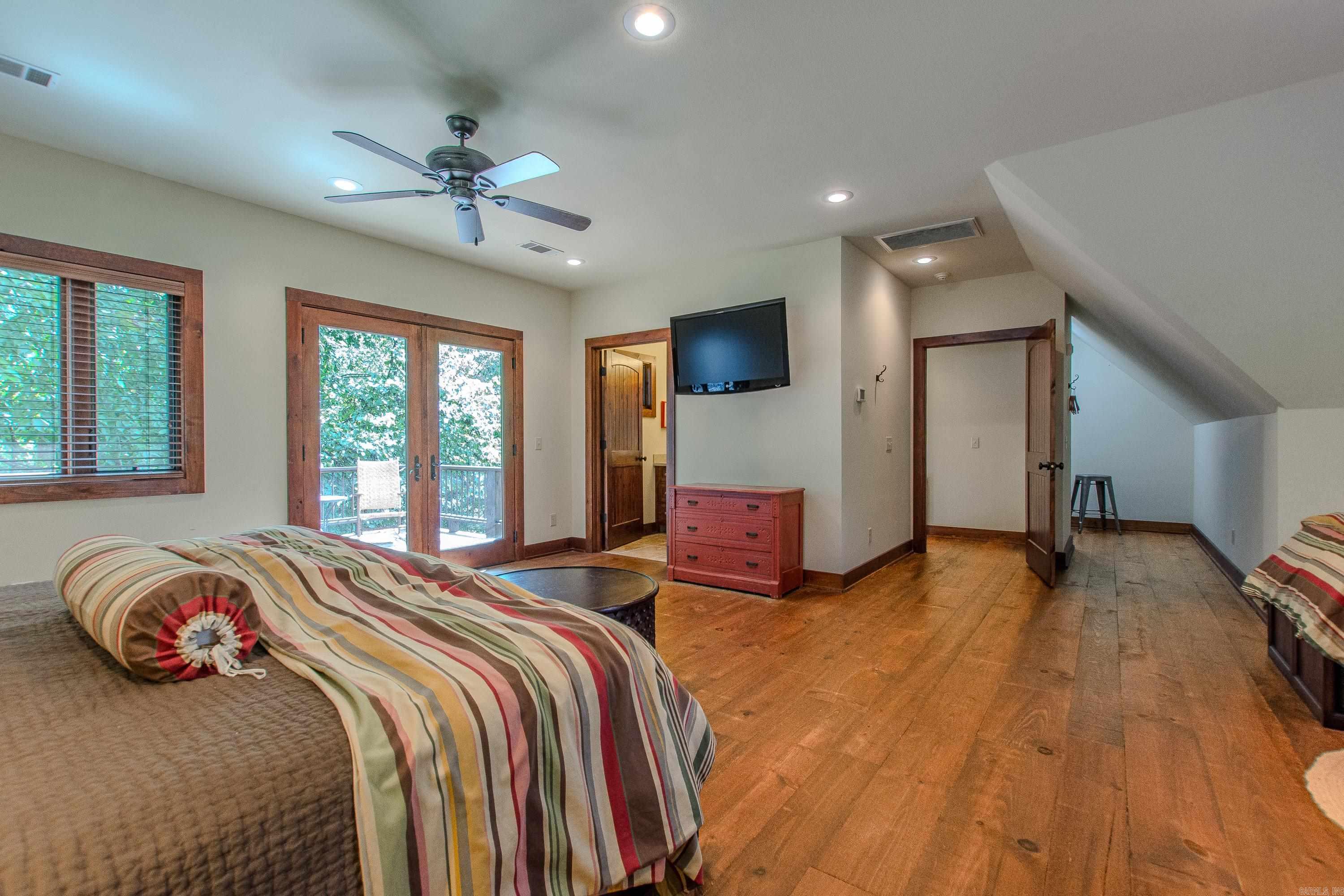 290 Primrose Creek Property Photo 27