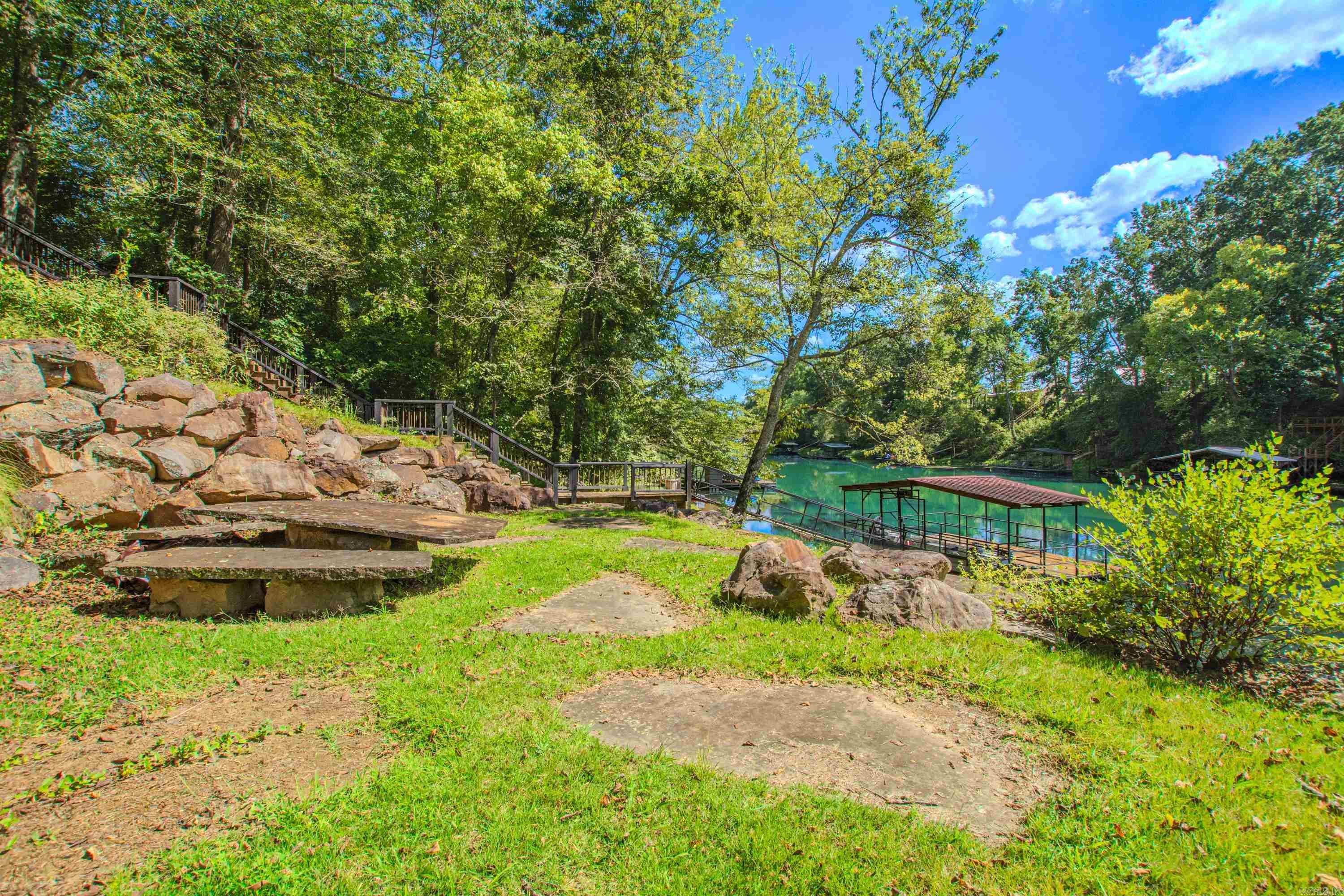 290 Primrose Creek Property Photo 37